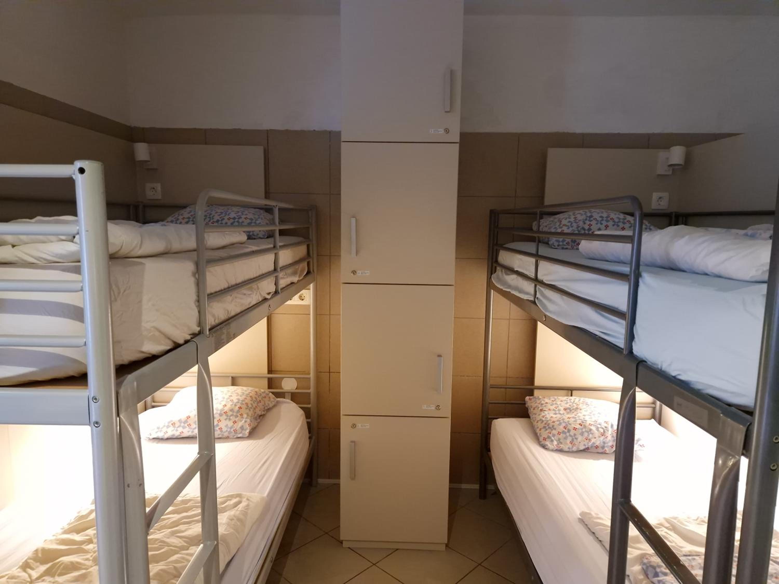 Single Bed in 10-Bed Dormitory Room photo 2