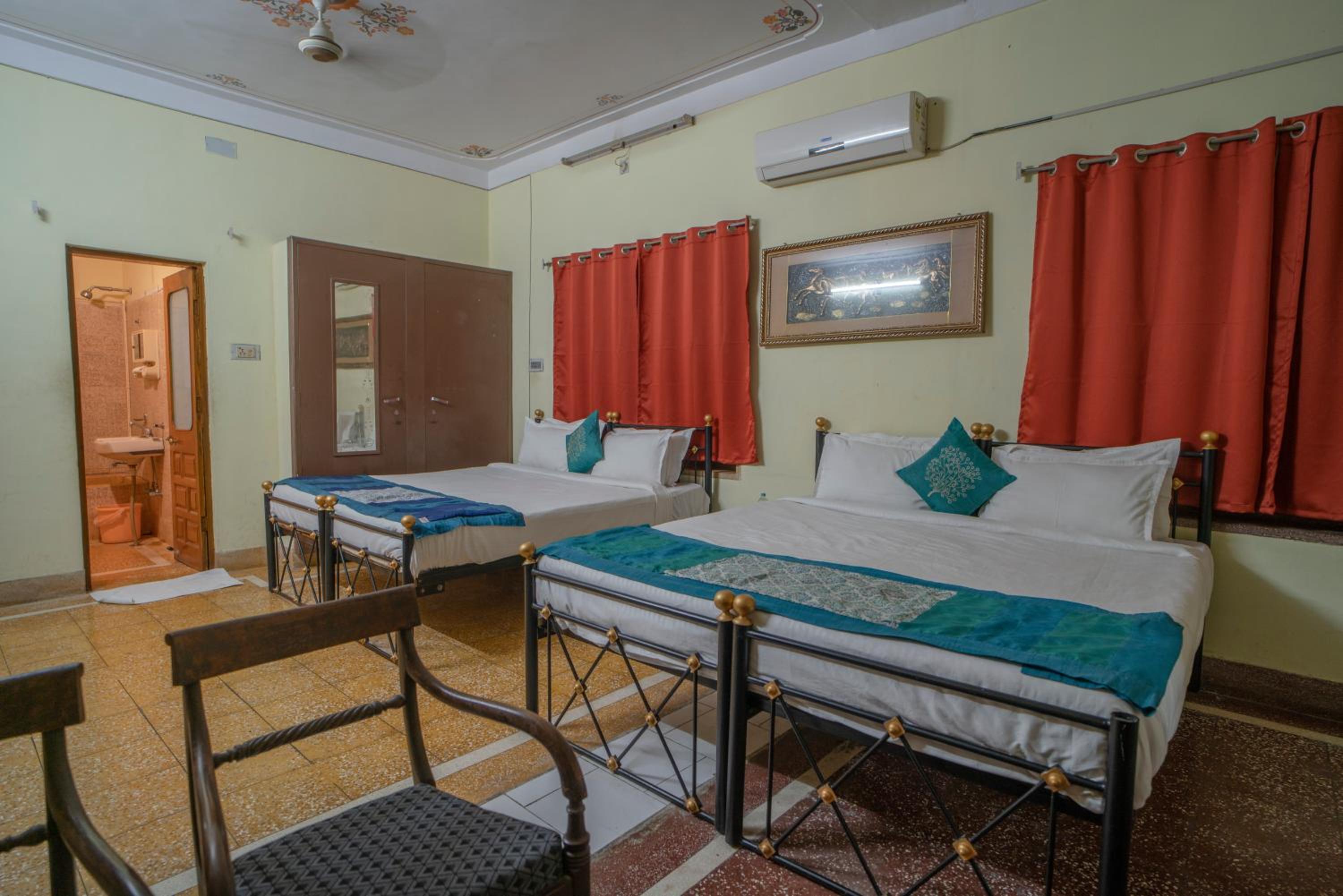 Family Room - Photo 12