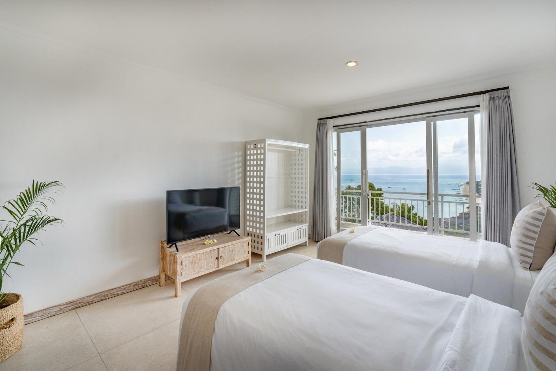 Villa with Sea View photo 1