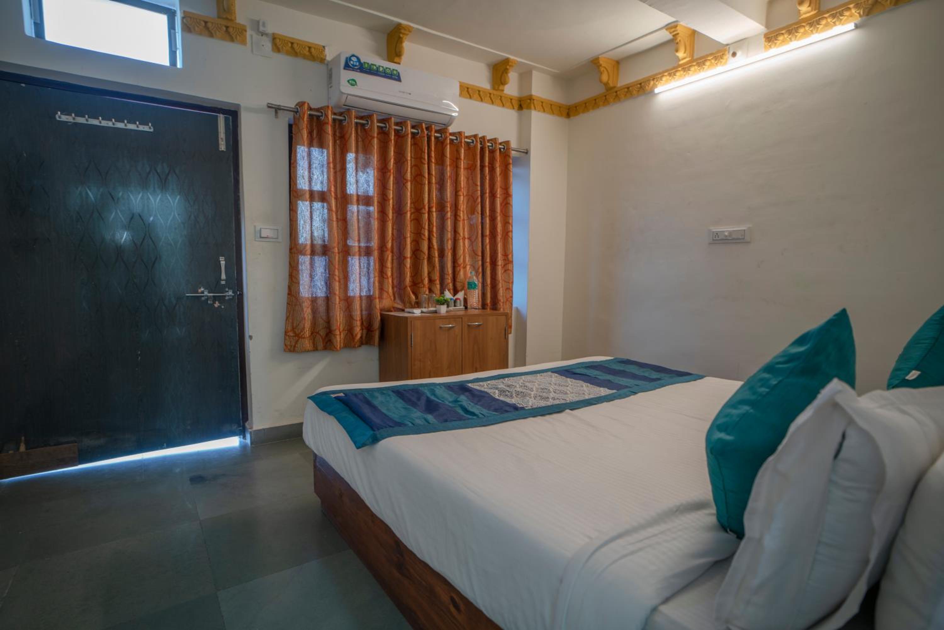 Deluxe Double Room - Photo 8