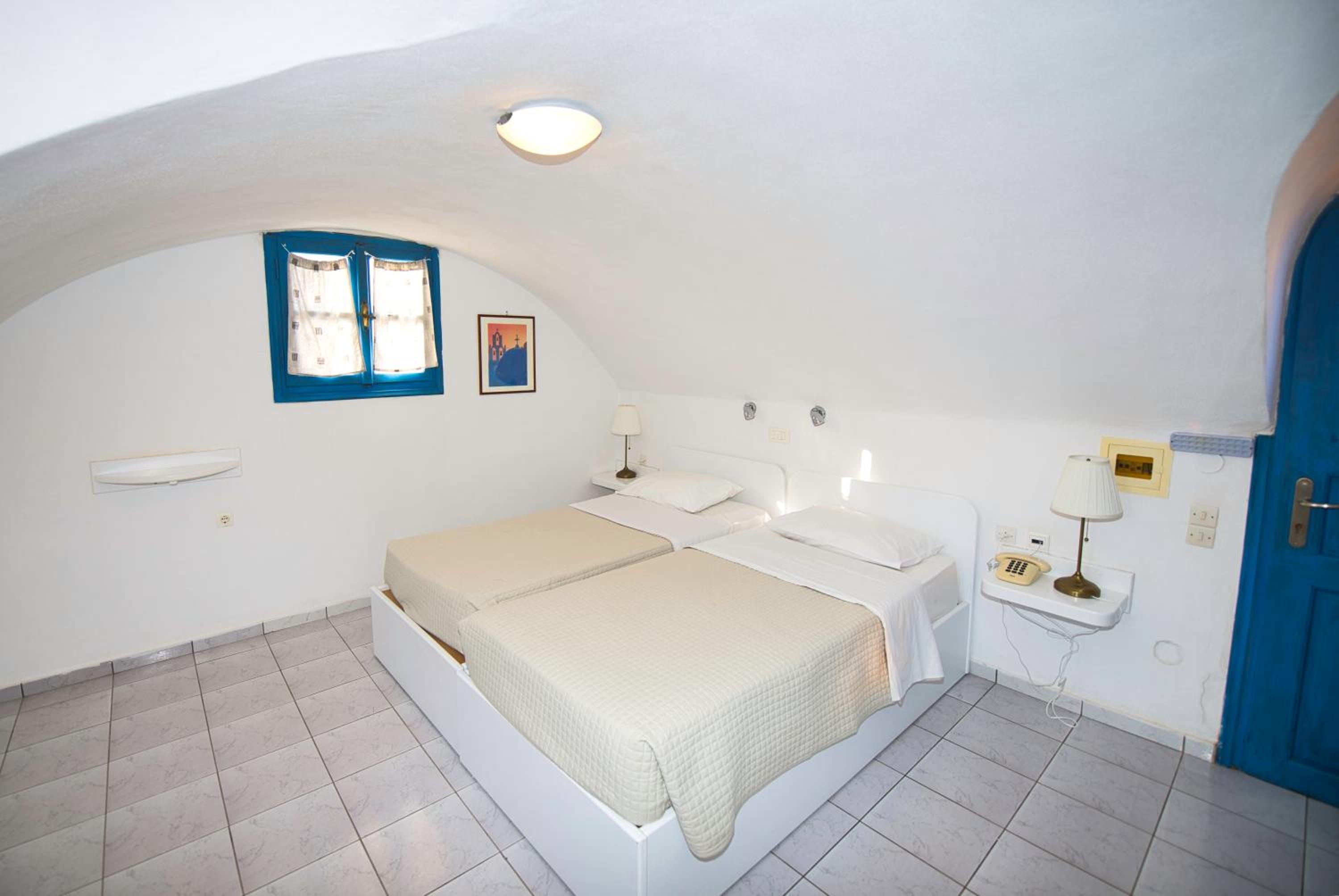 Double or Twin Room - Photo 5