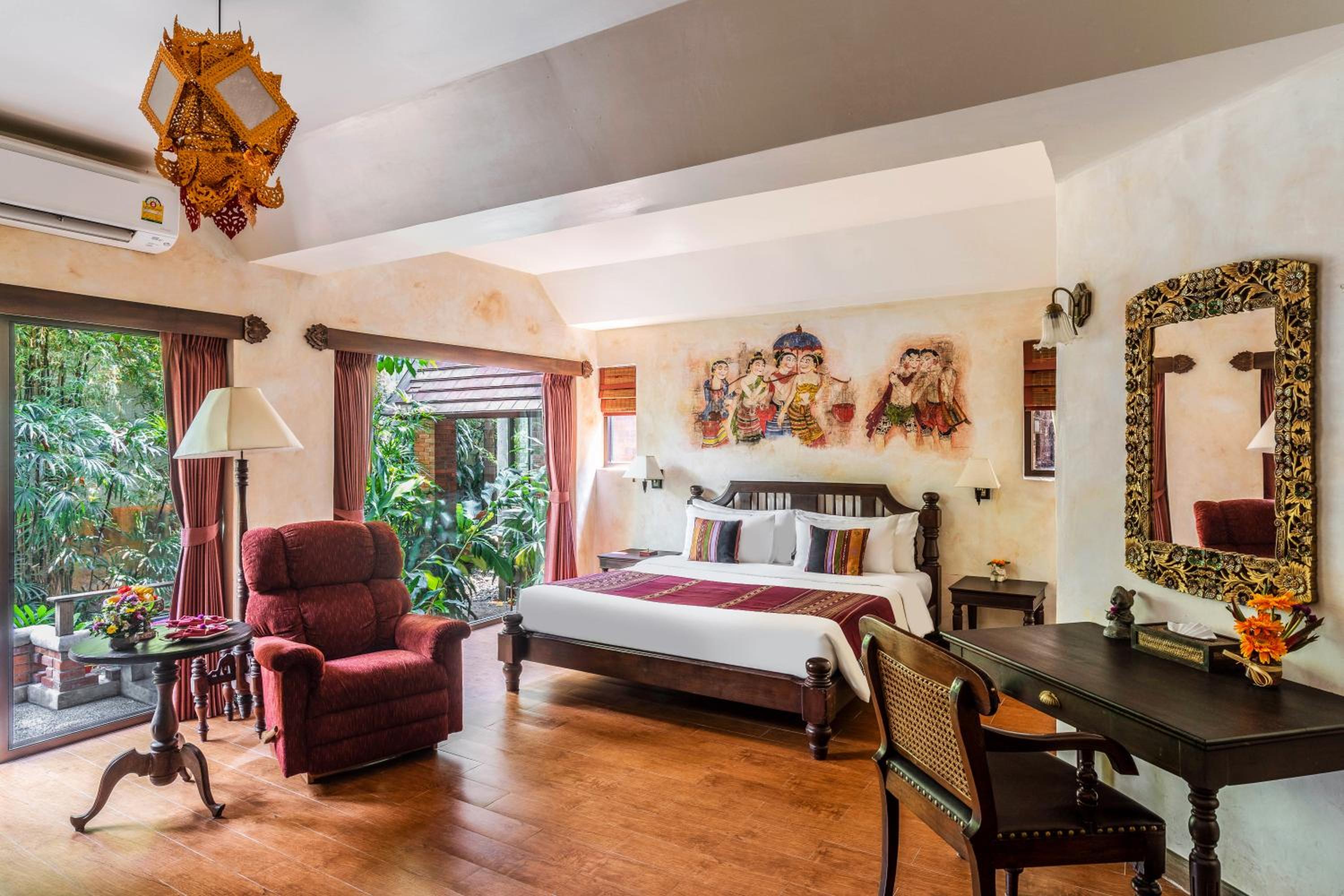 Deluxe Room with Bathtub