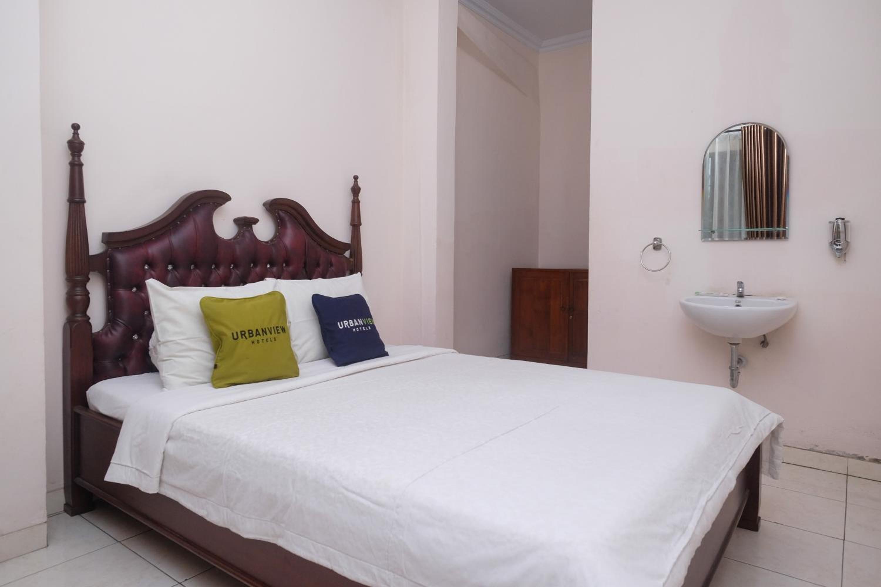 Deluxe Double Room - Photo 15