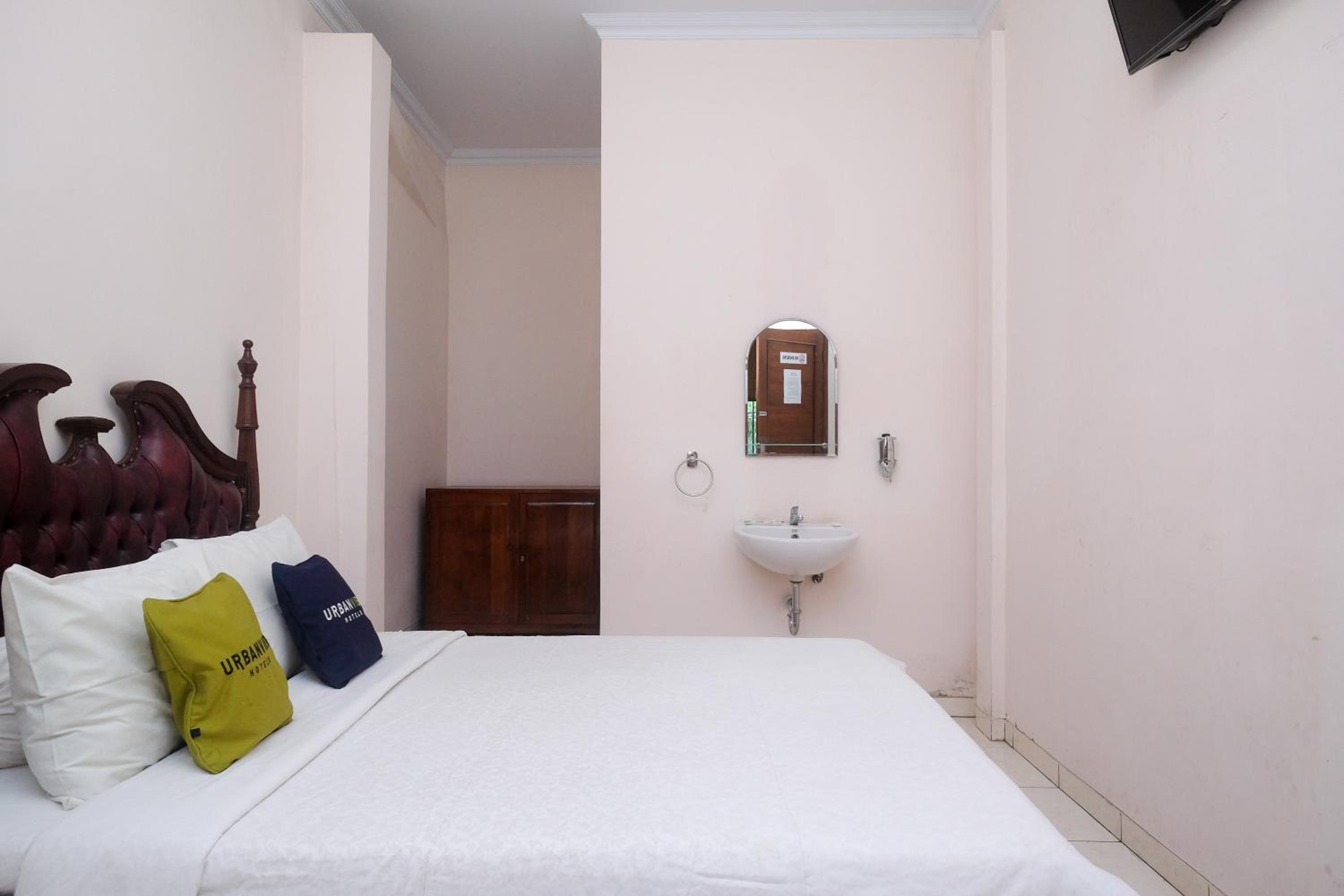 Deluxe Double Room - Photo 19
