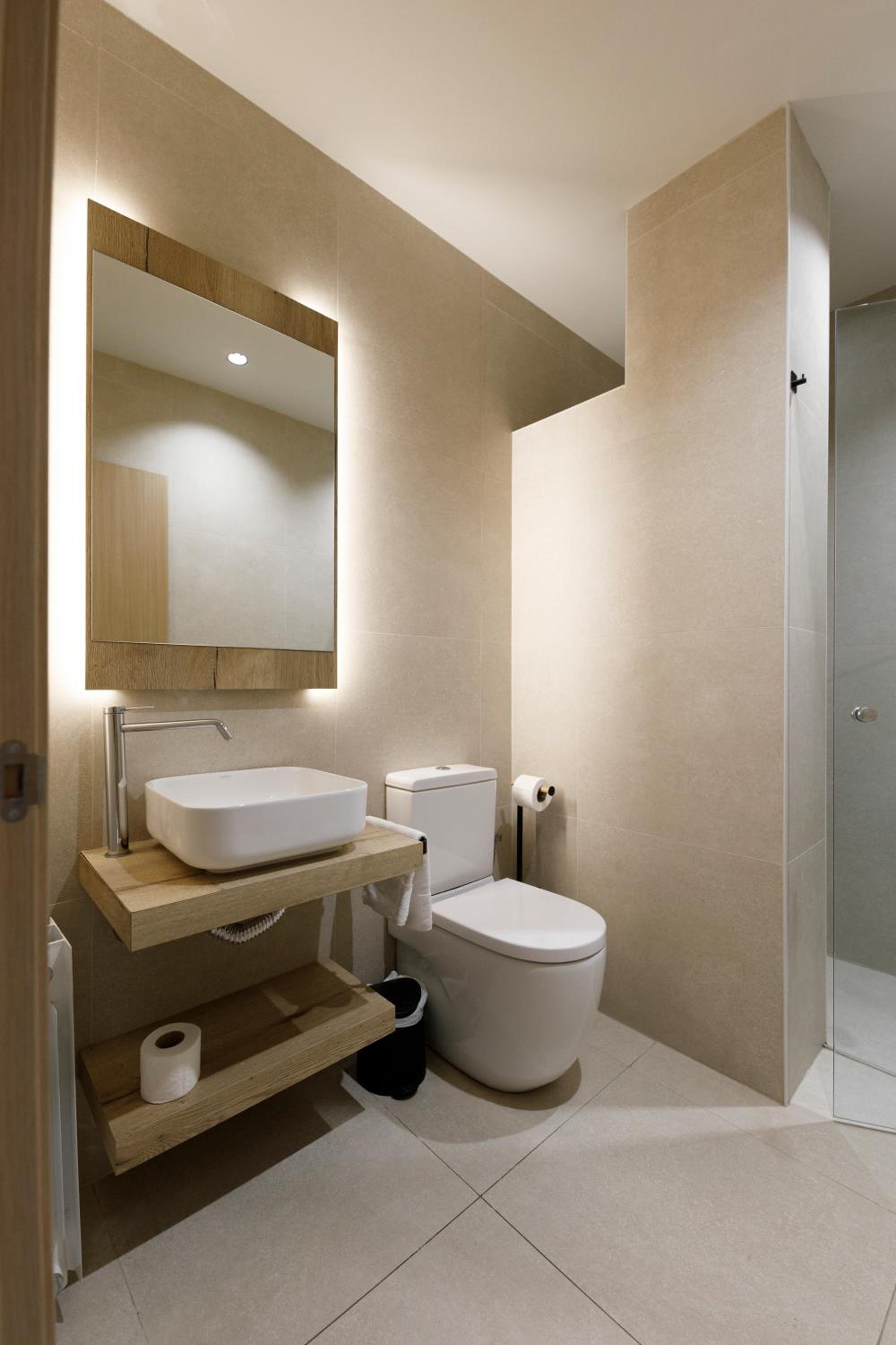 Two-Bedroom Apartment (4 Adults) photo 2