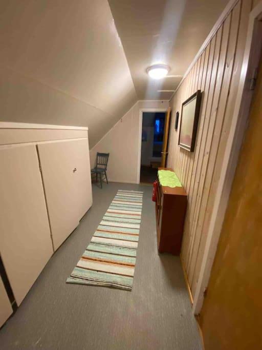 Five-Bedroom House photo 1