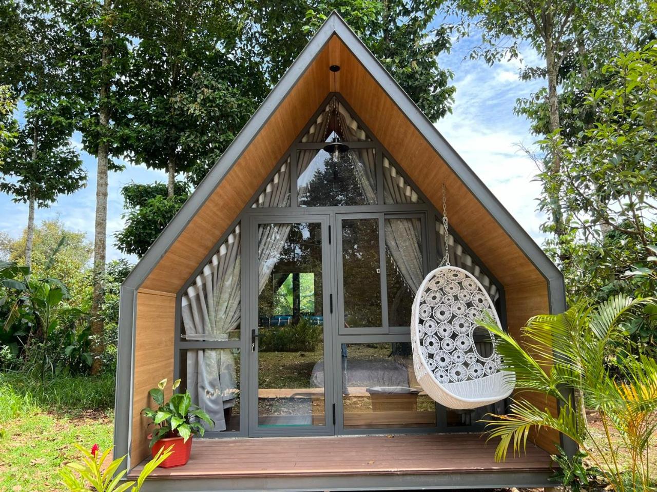 Family Bungalow photo 2
