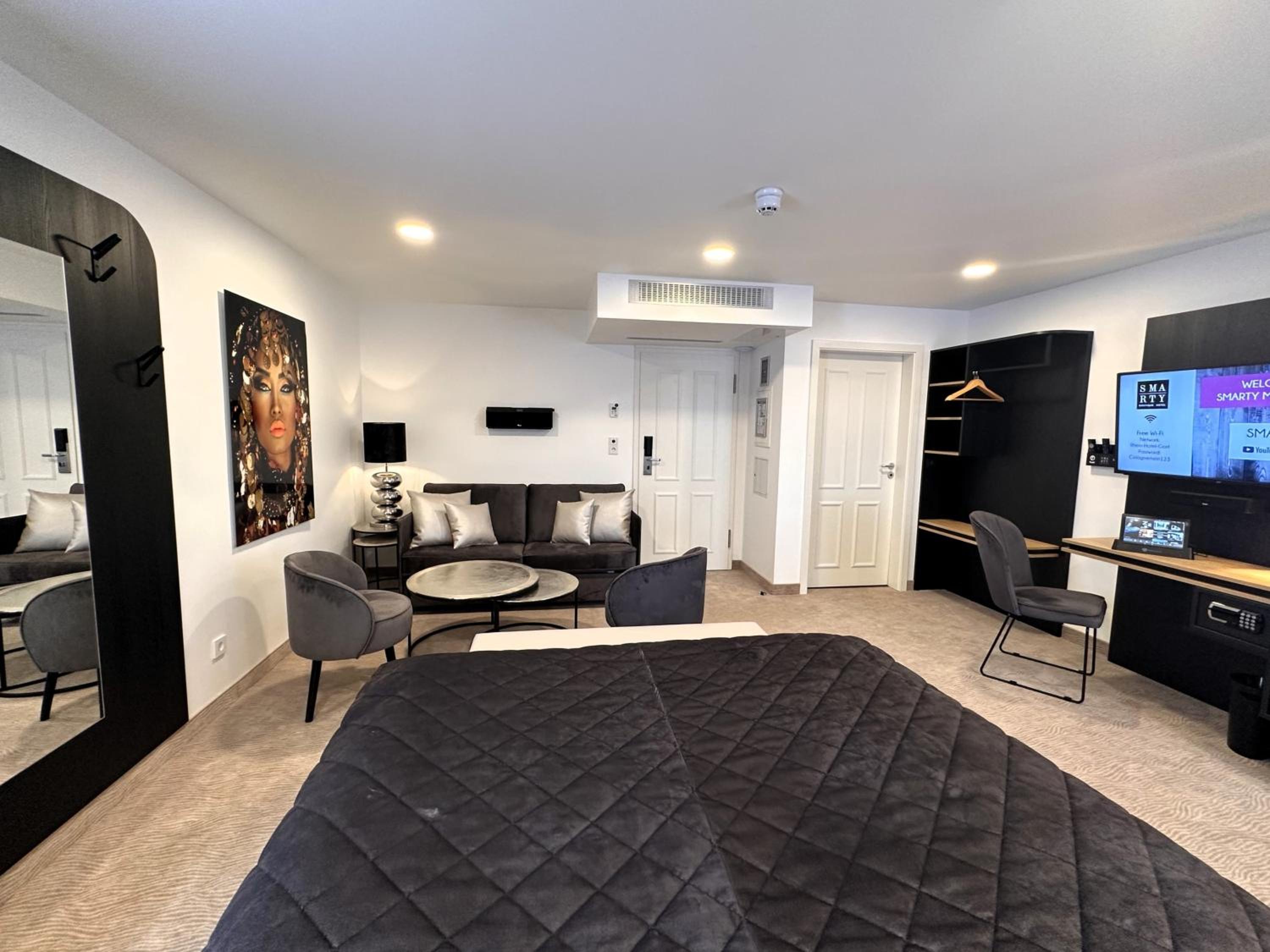 Junior Suite with River View - Photo 31