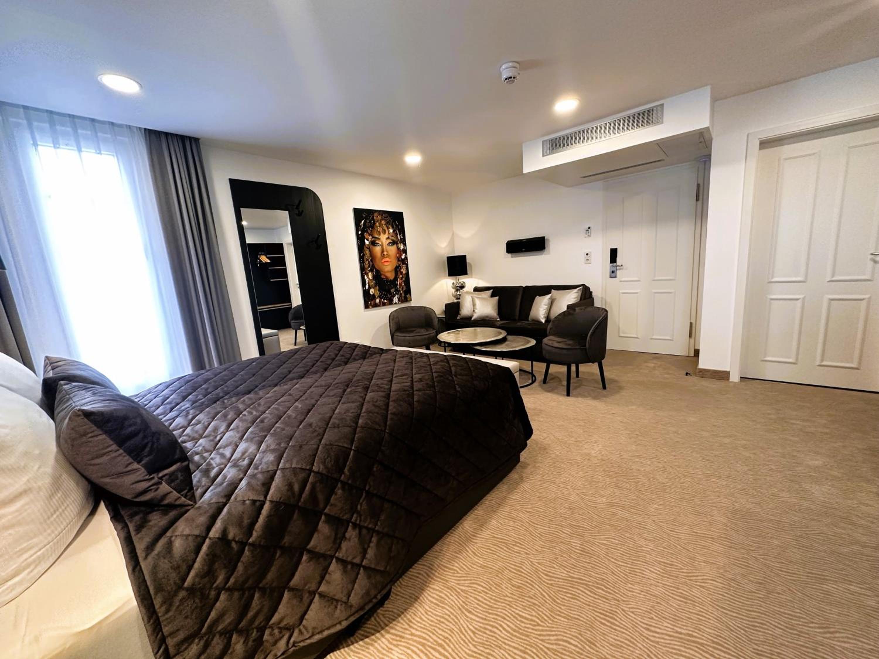 Junior Suite with River View - Photo 28