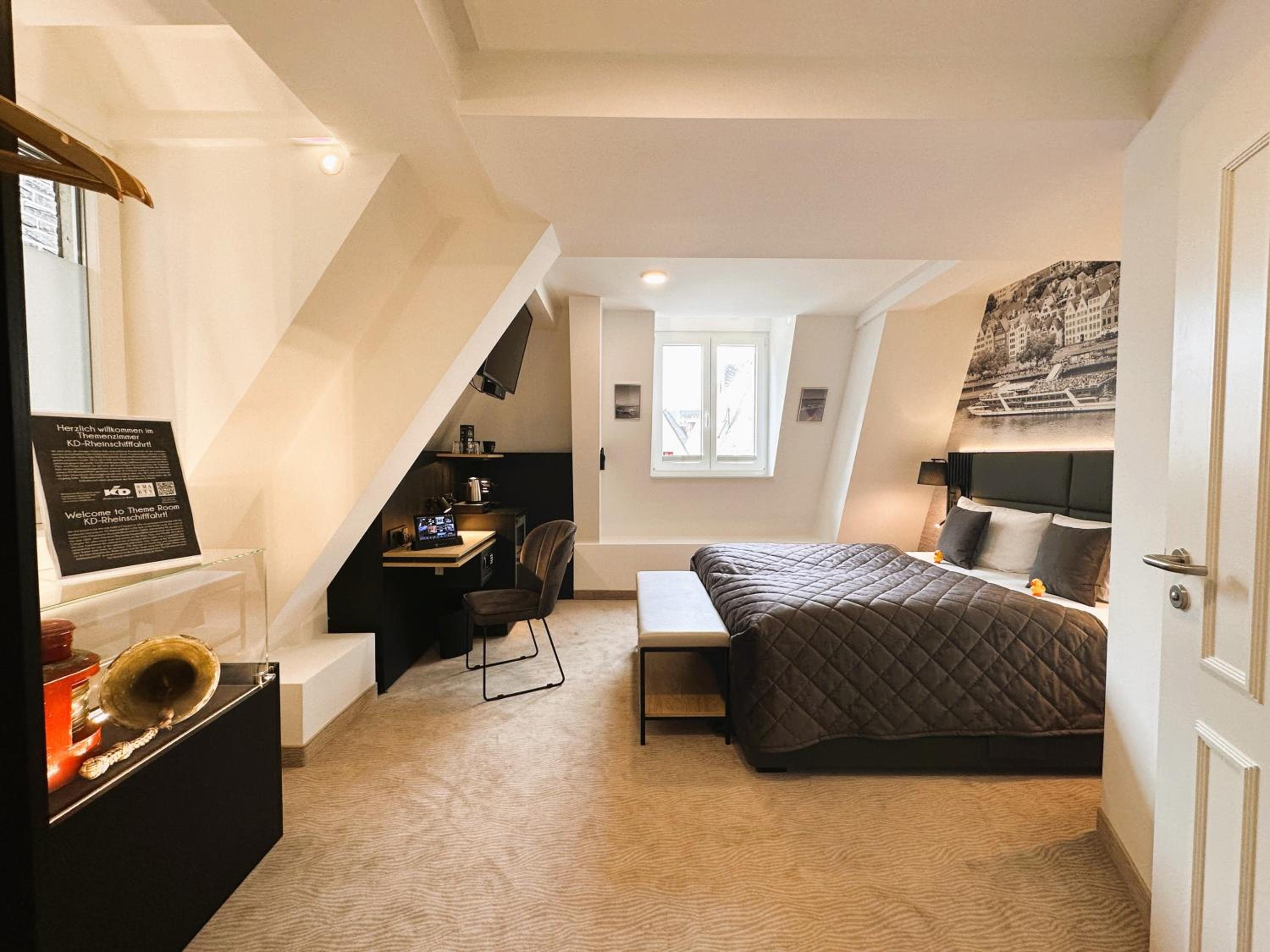 Large Double Room with Old Town View - Photo 31