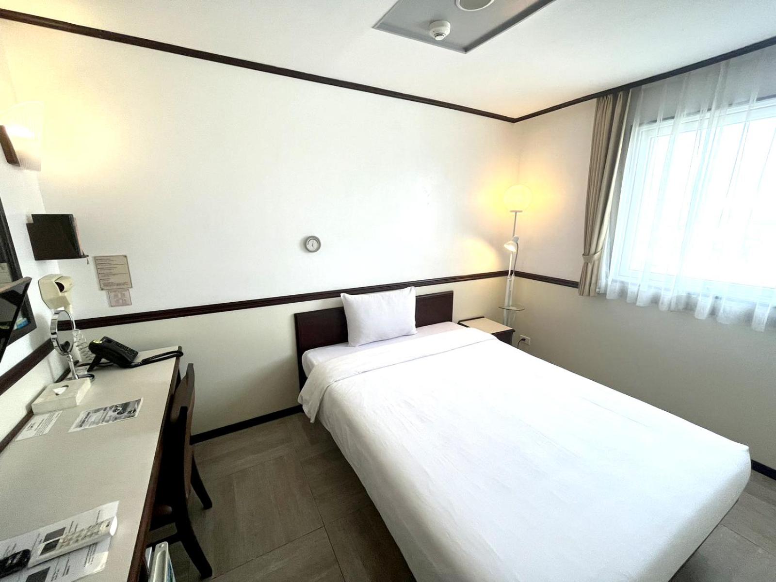 Standard Single Room - Non Smoking photo 2
