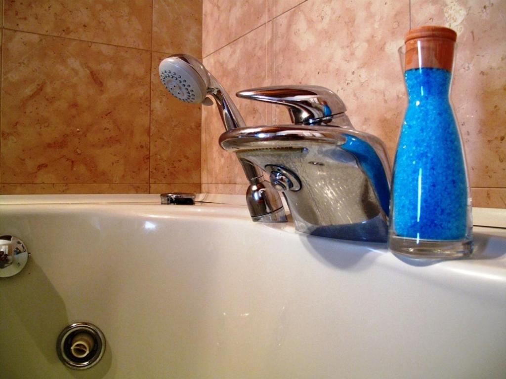 Superior Double Room with Spa Bath - Photo 7