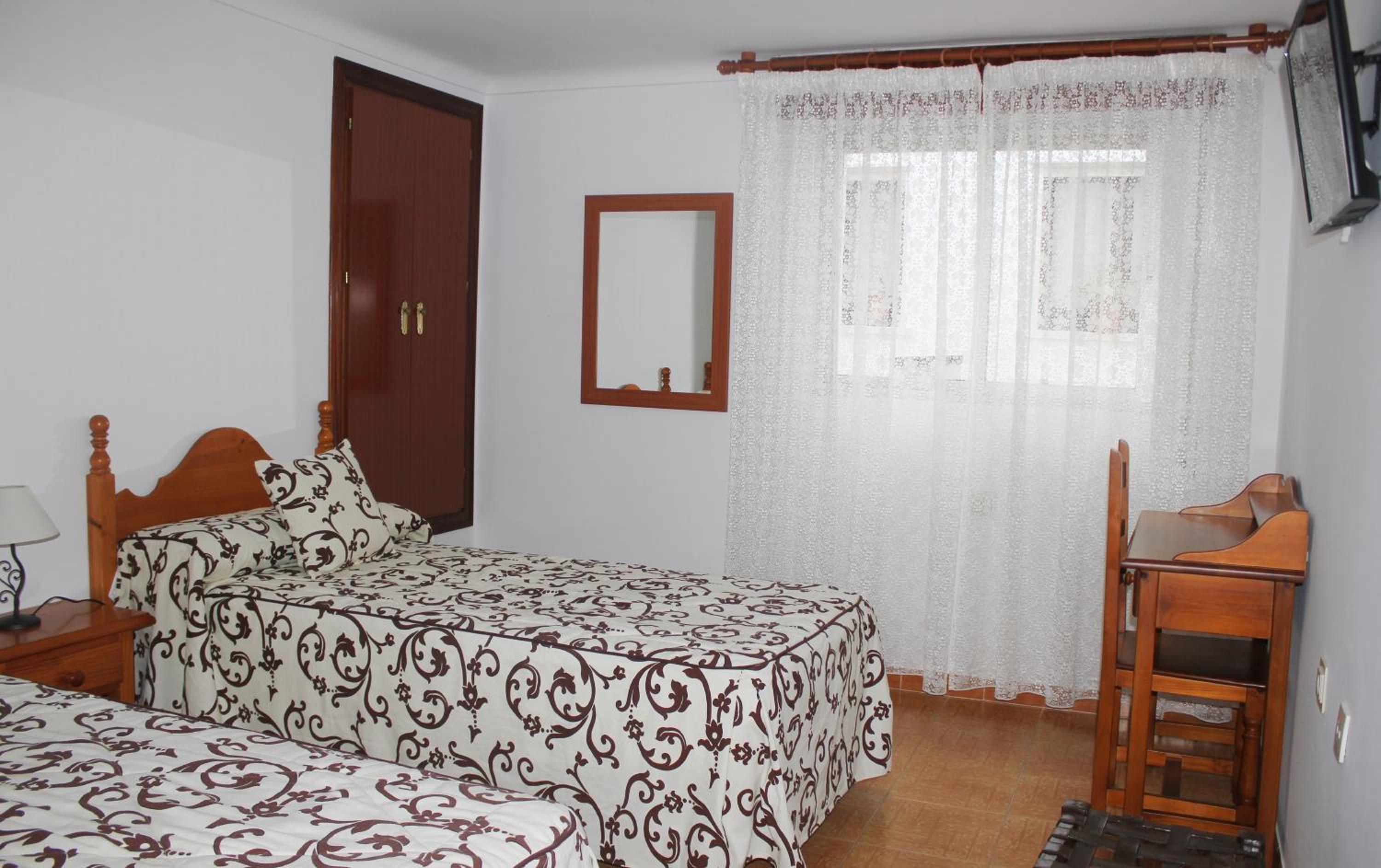 Standard Double Room with Shared Bathroom photo 3