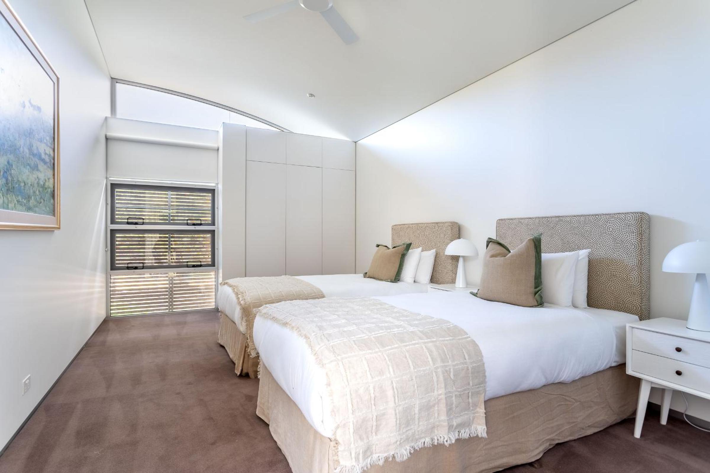 Four-Bedroom House photo 1