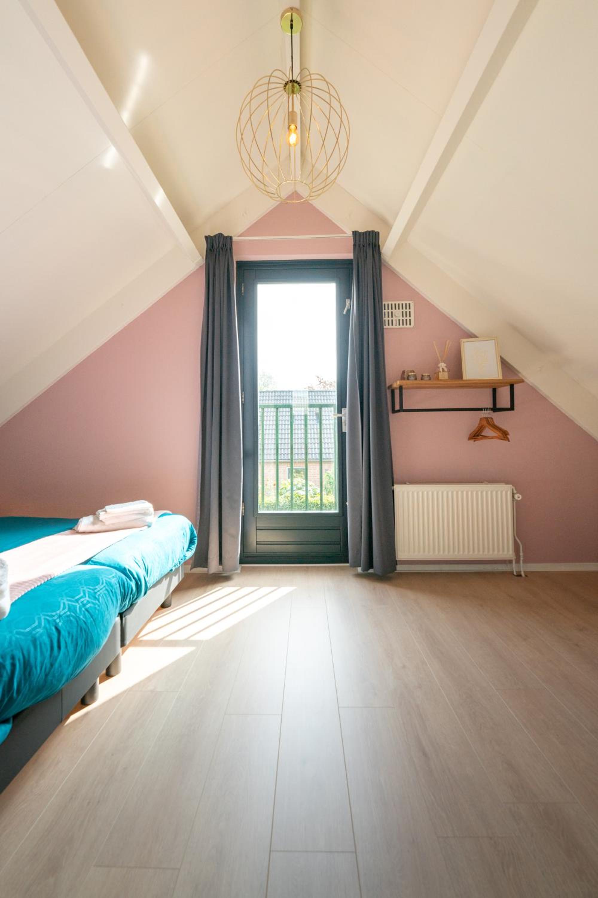 Three-Bedroom House photo 3