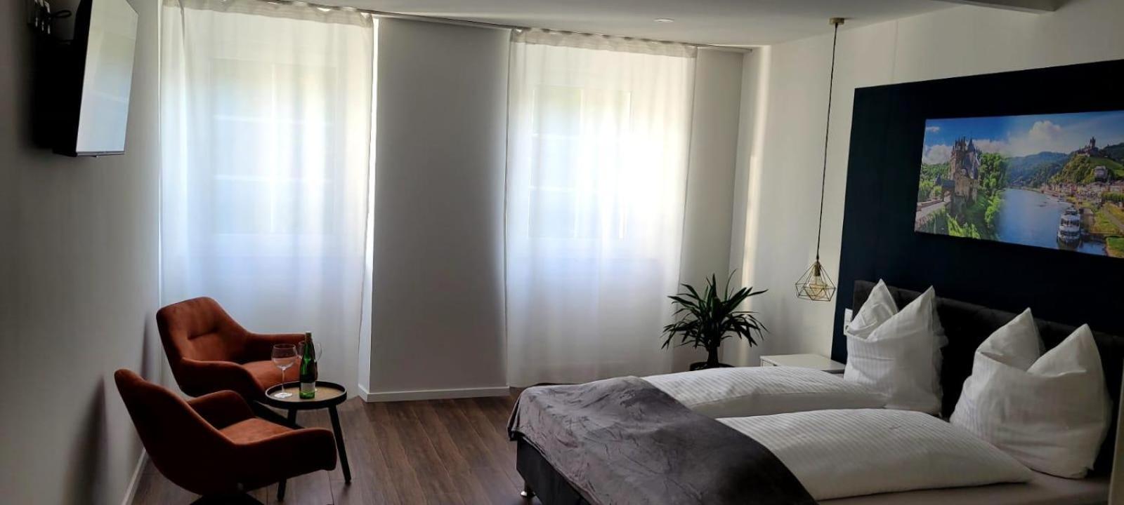 Deluxe King Room photo 2
