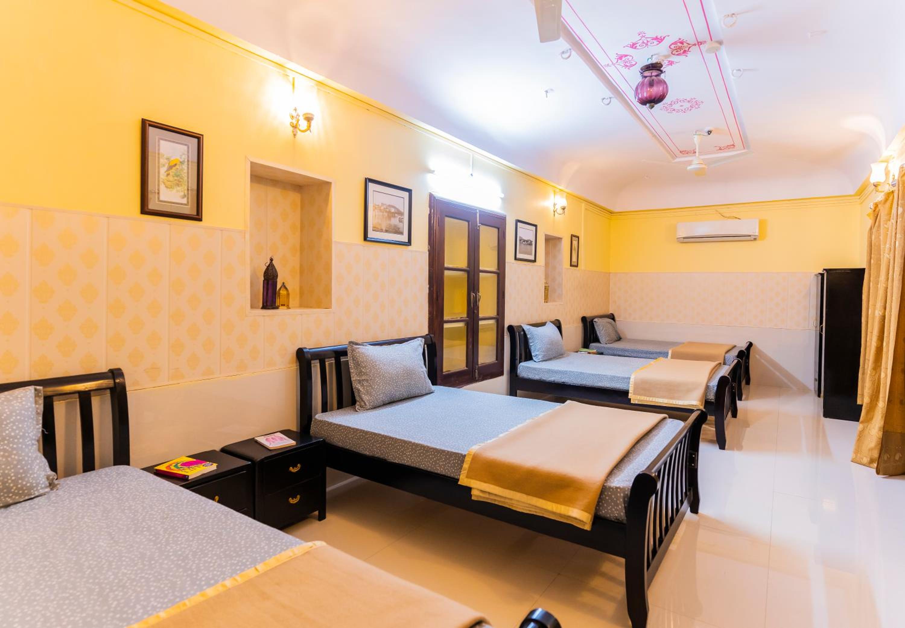 Quadruple Room - Photo 3
