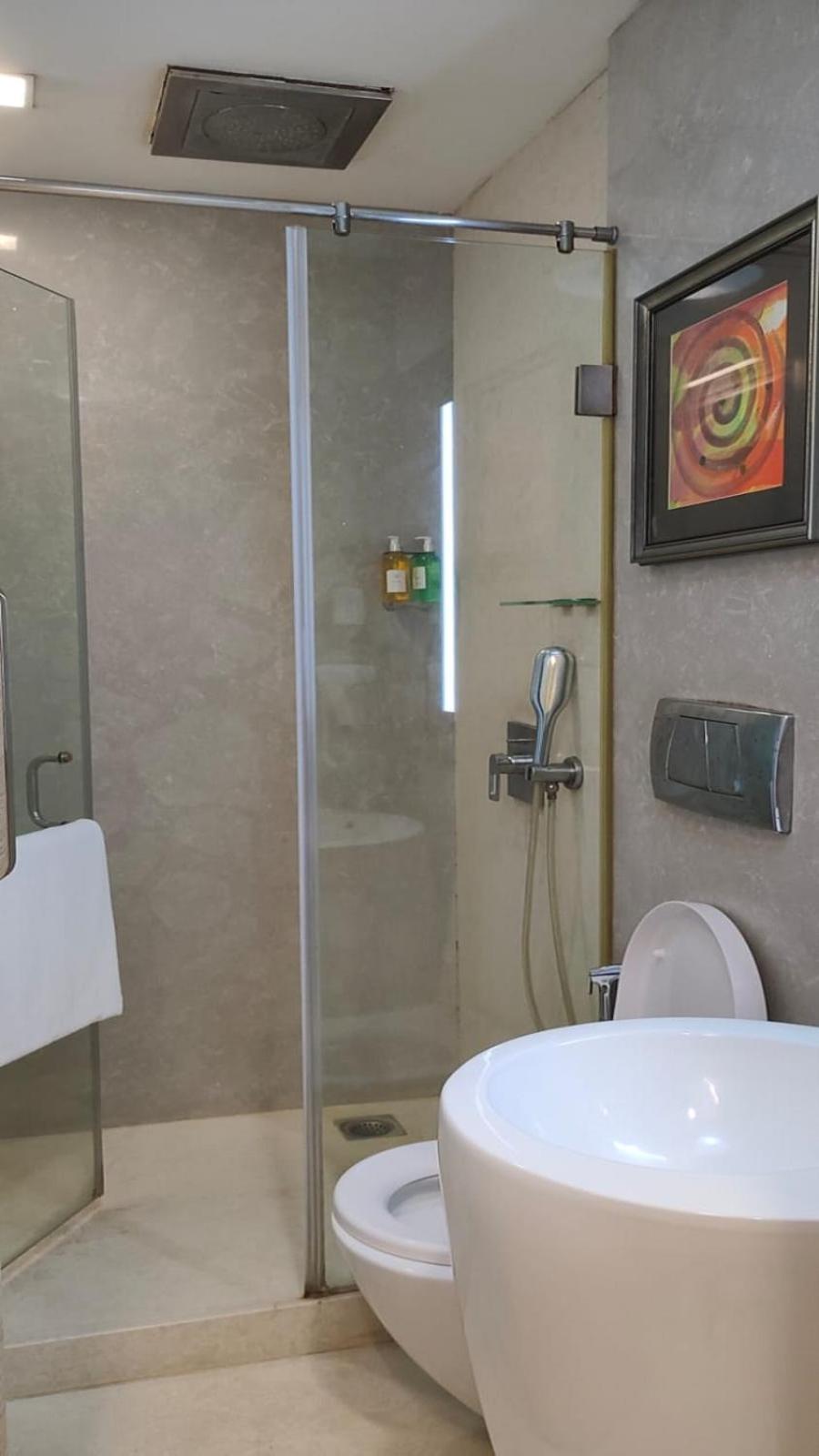 Standard Single Room thumbnail 6