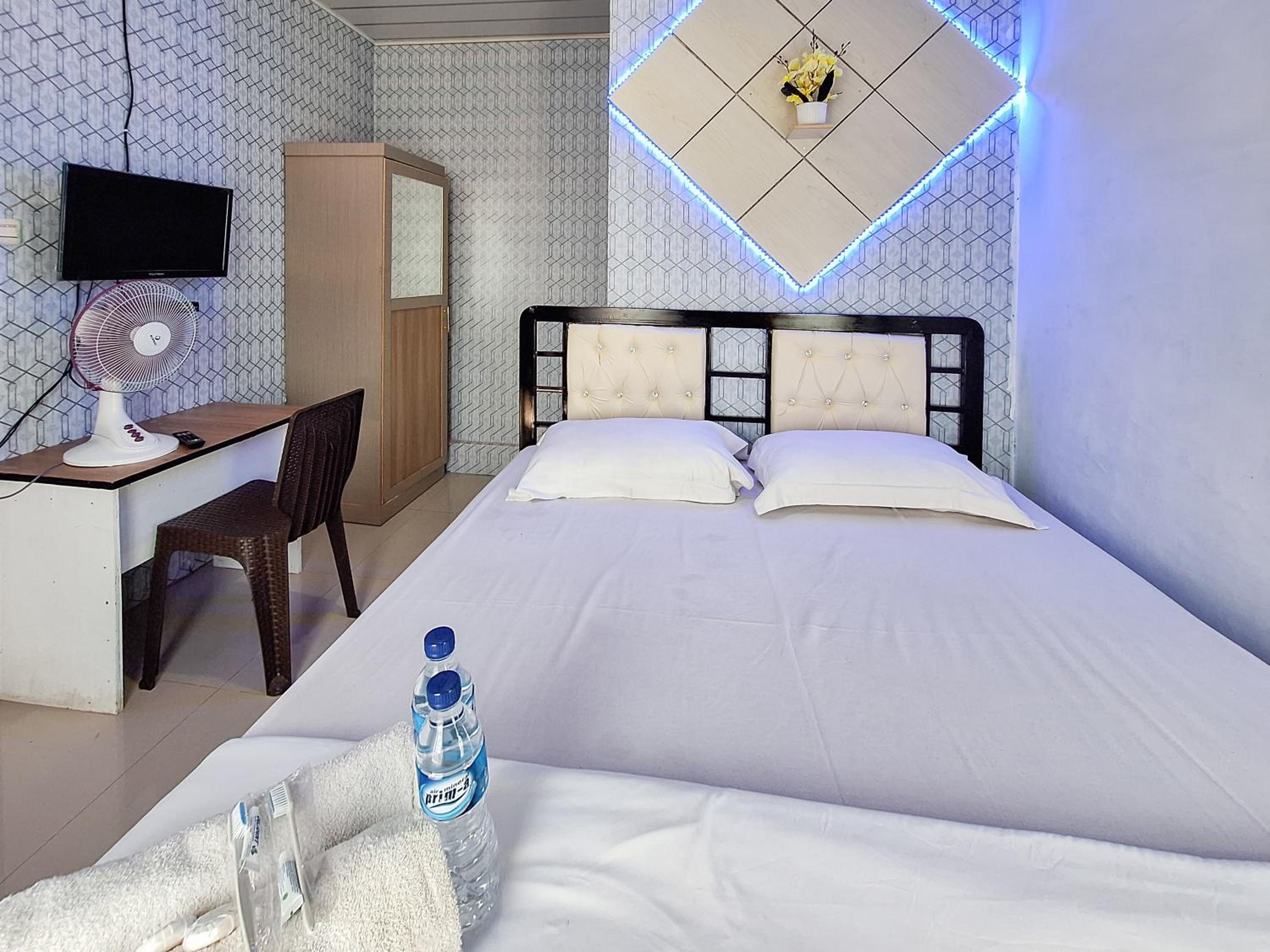 Standard Double Room - Photo 3