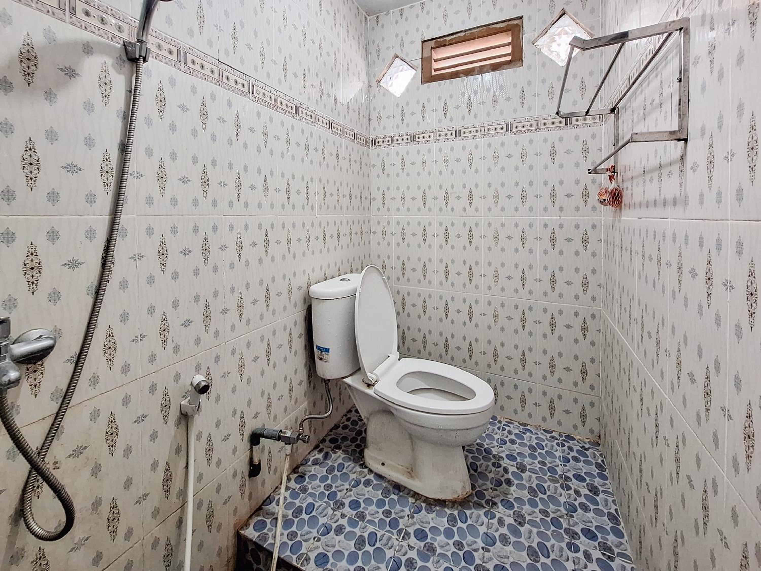 Standard Twin Room - Photo 4