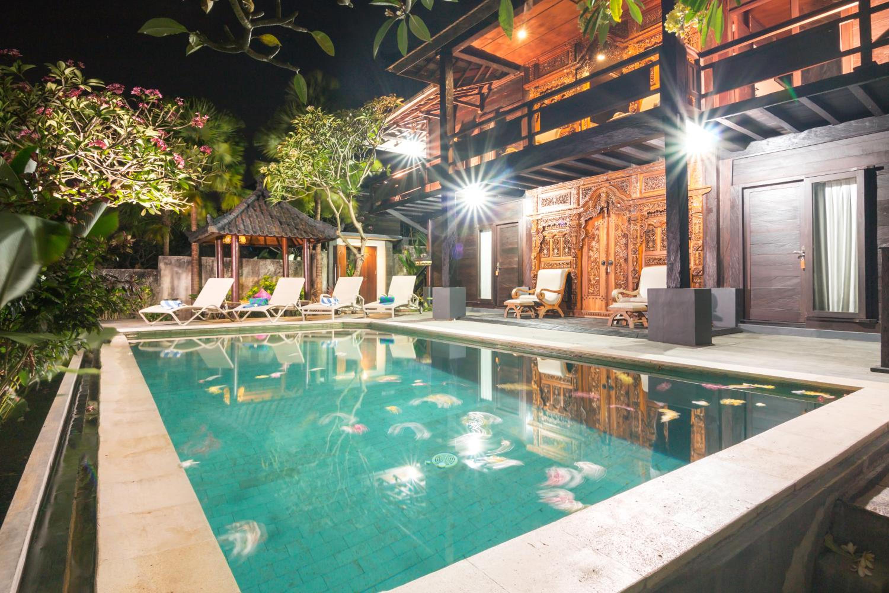 Queen Suite with Shared Pool photo 2
