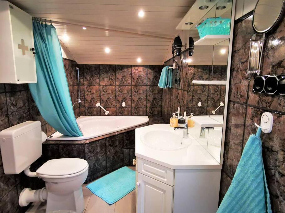 Two-Bedroom House photo 2