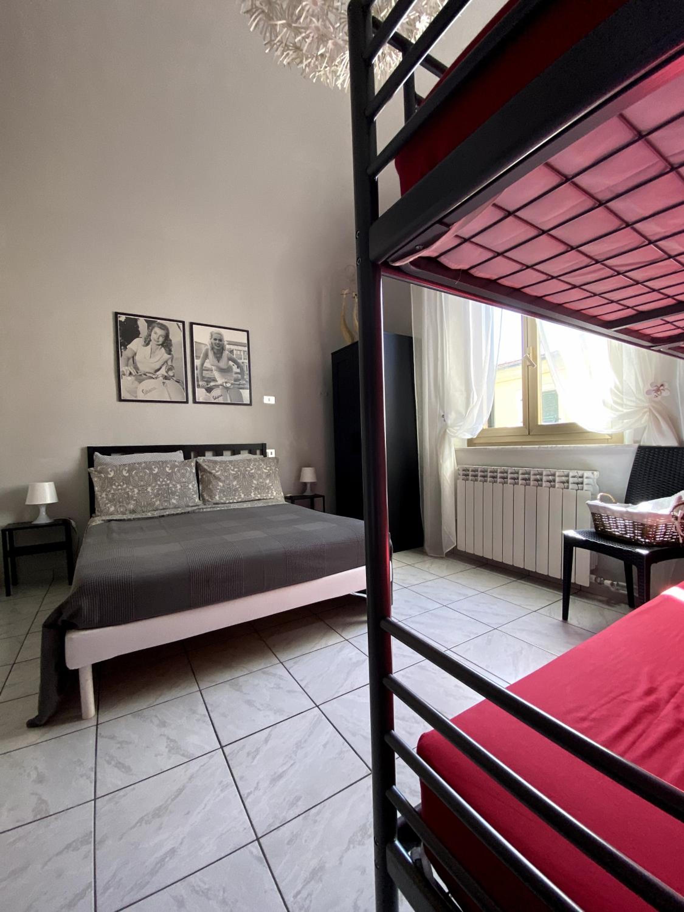 Quadruple Room with Private Bathroom photo 3