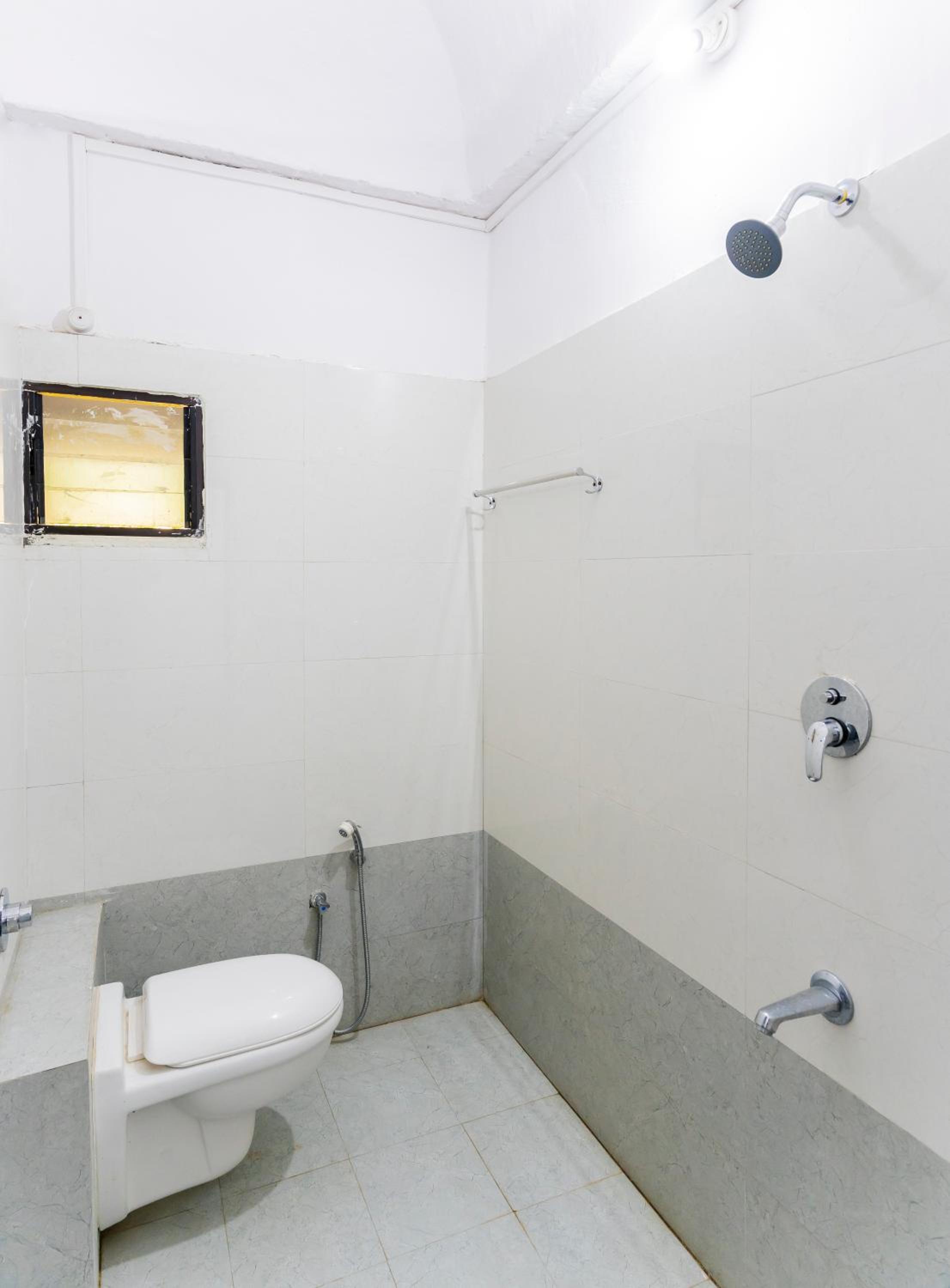 Quadruple Room - Photo 13