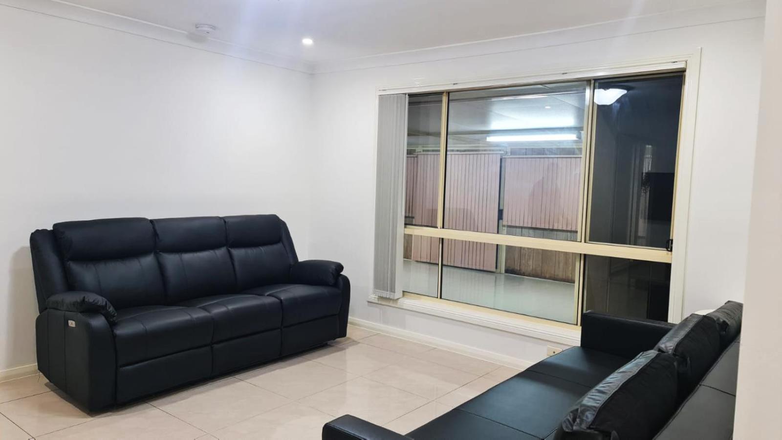 Three-Bedroom House photo 2