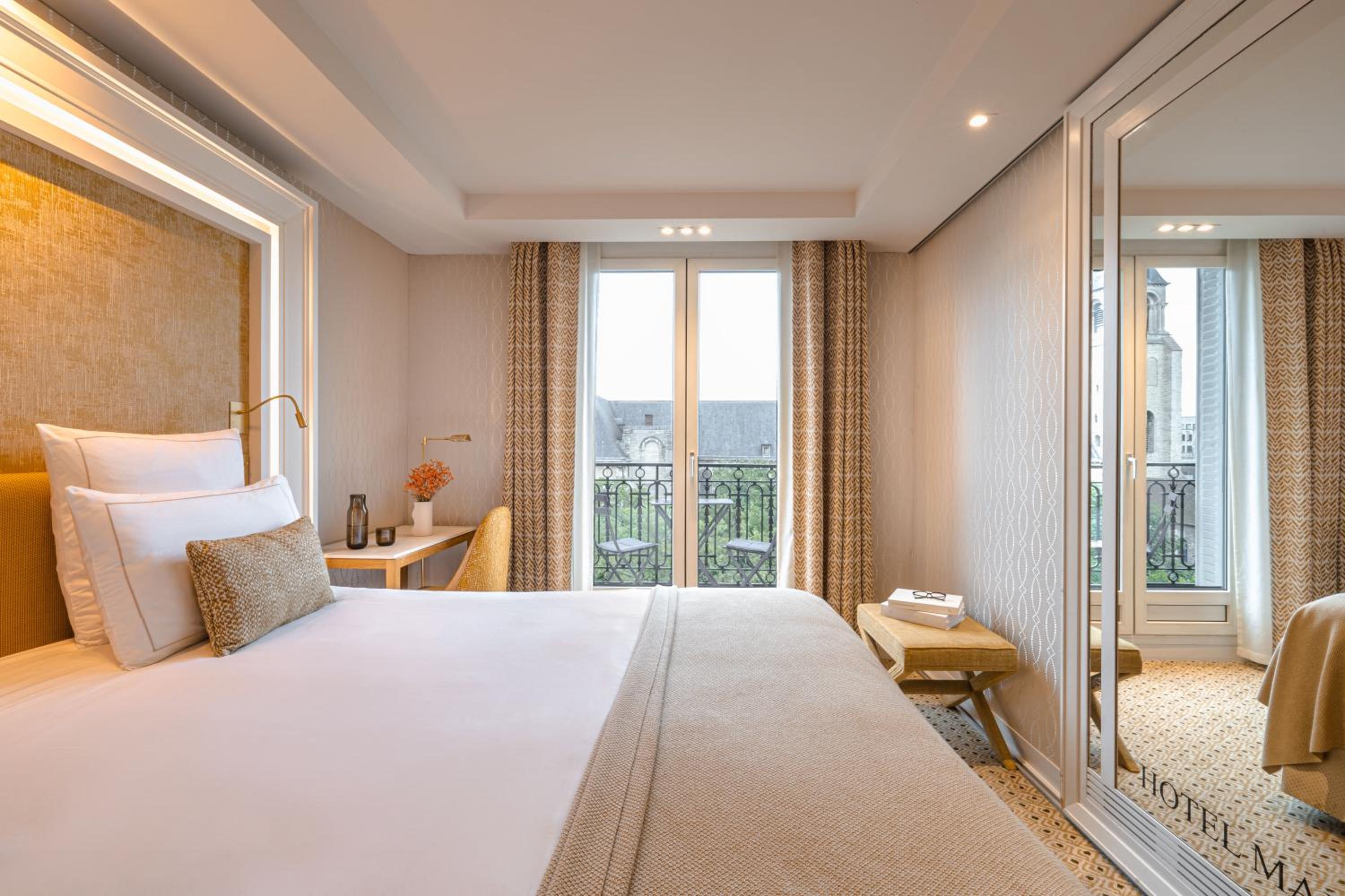 Superior Room with Saint-Germain-des-Prés Church View
