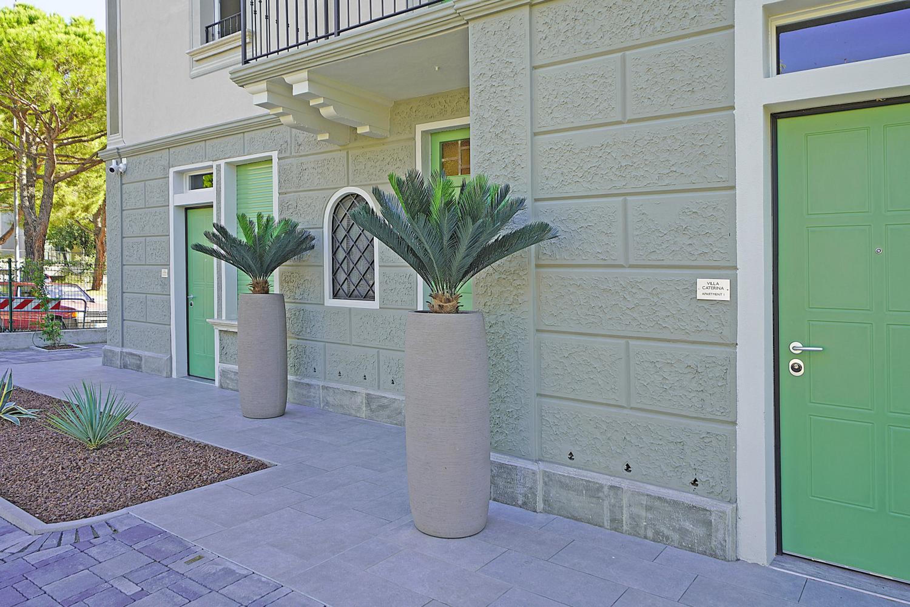 Studio Apartment photo 2