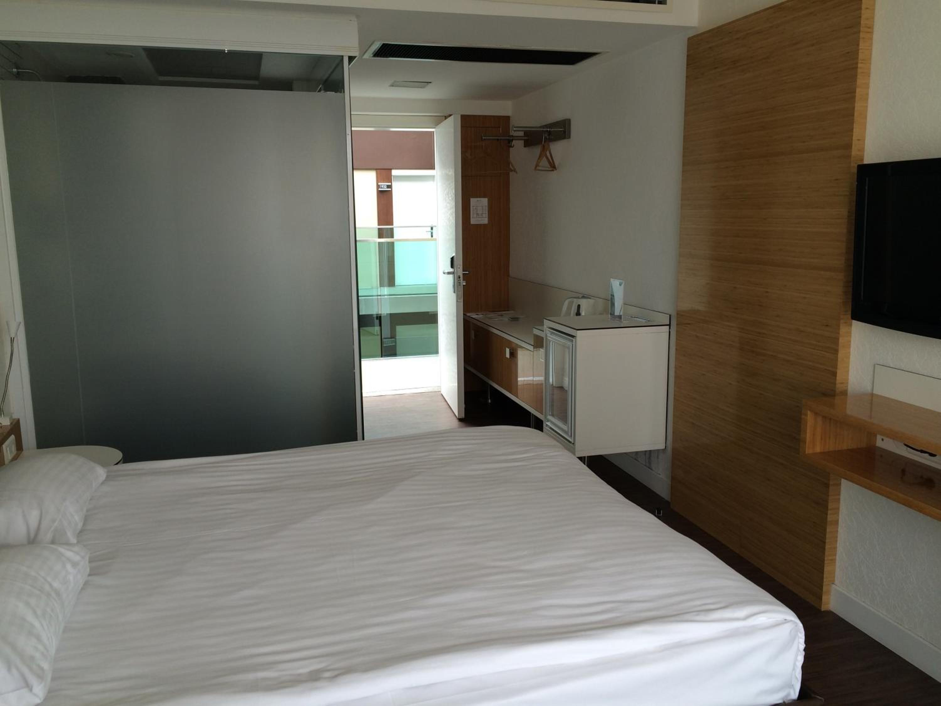 Standard Double Room - Photo 13