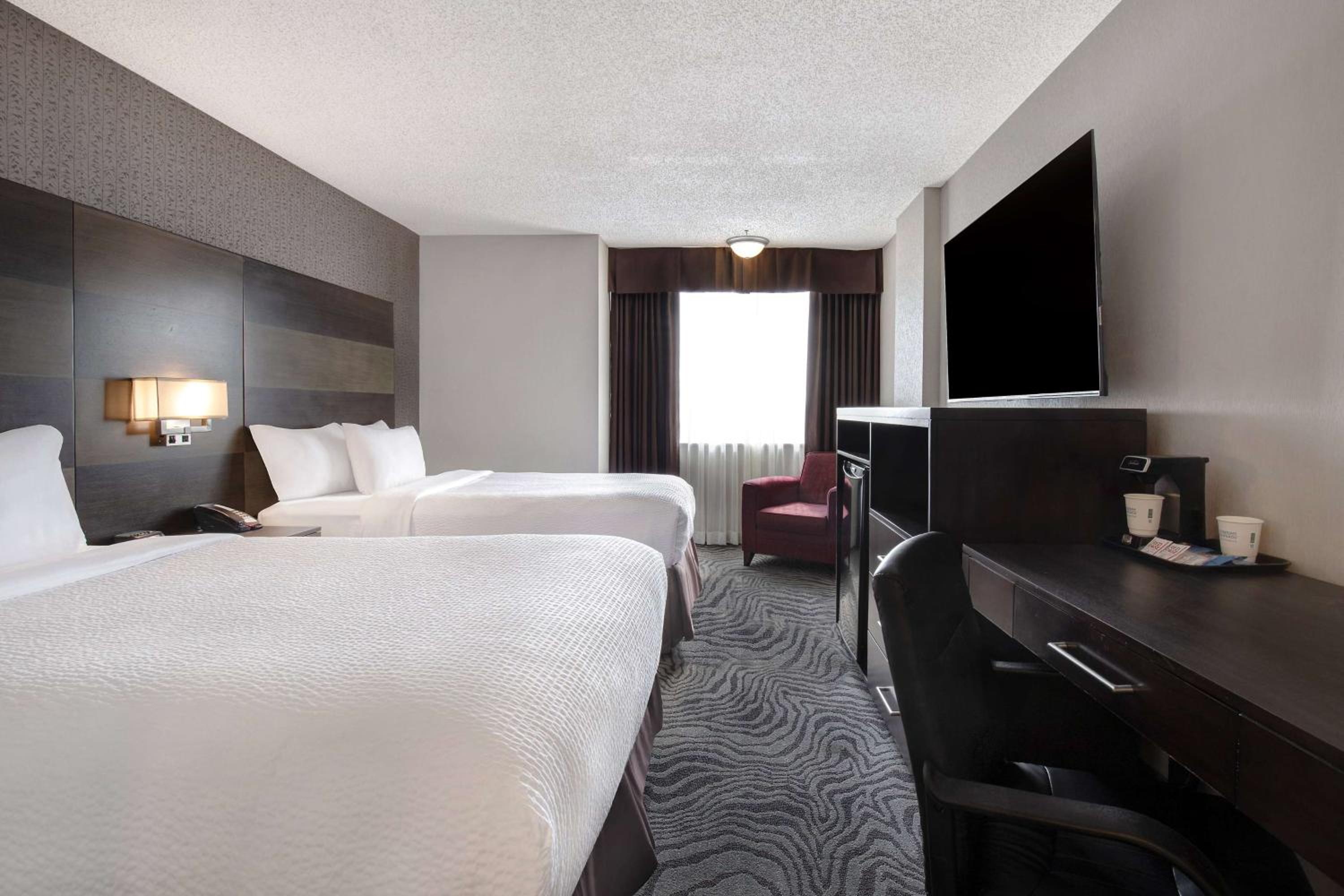 Deluxe Double Room with Two Double Beds - Non-Smoking - Photo 2