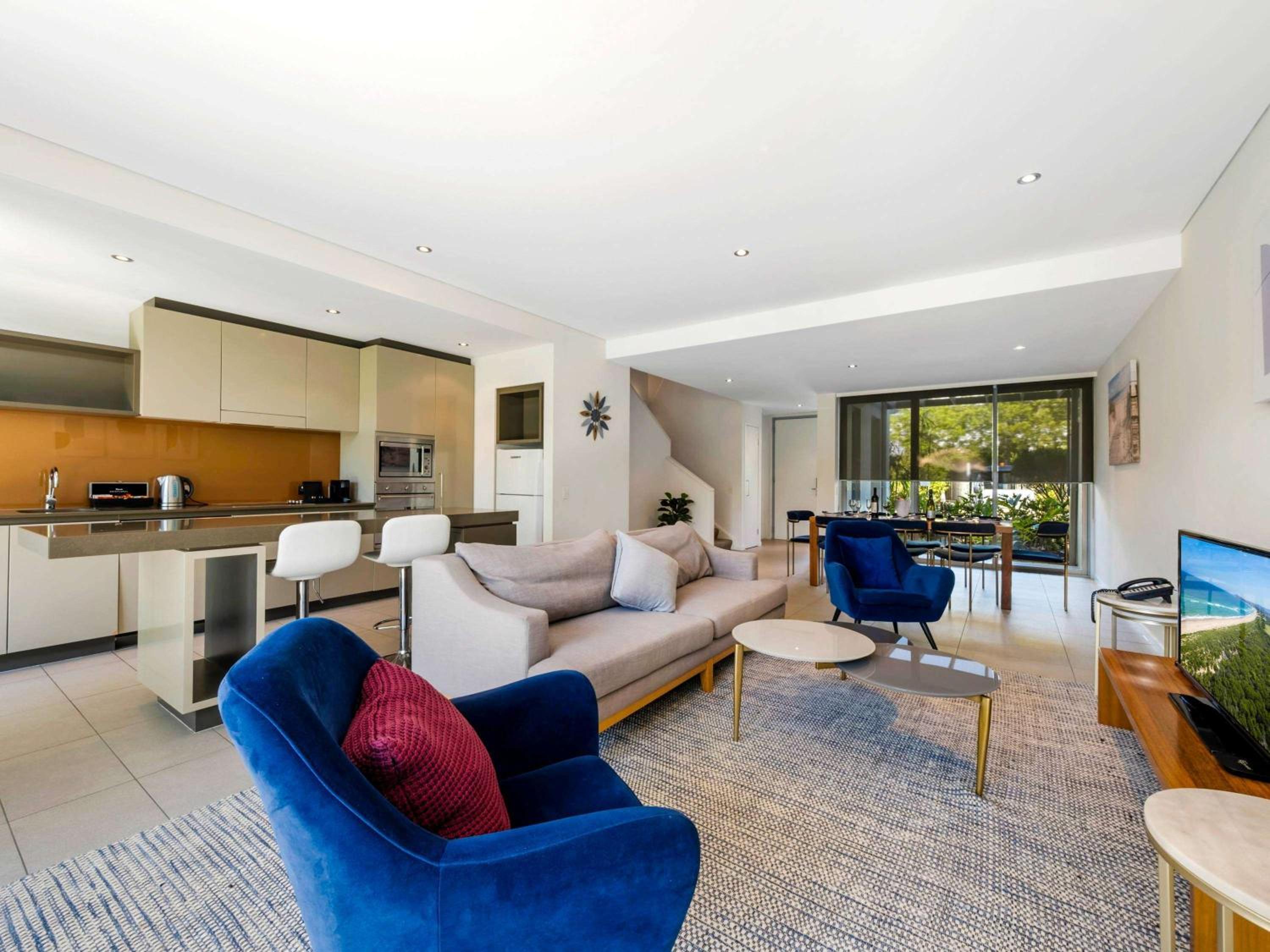 Three-Bedroom Villa - Photo 3