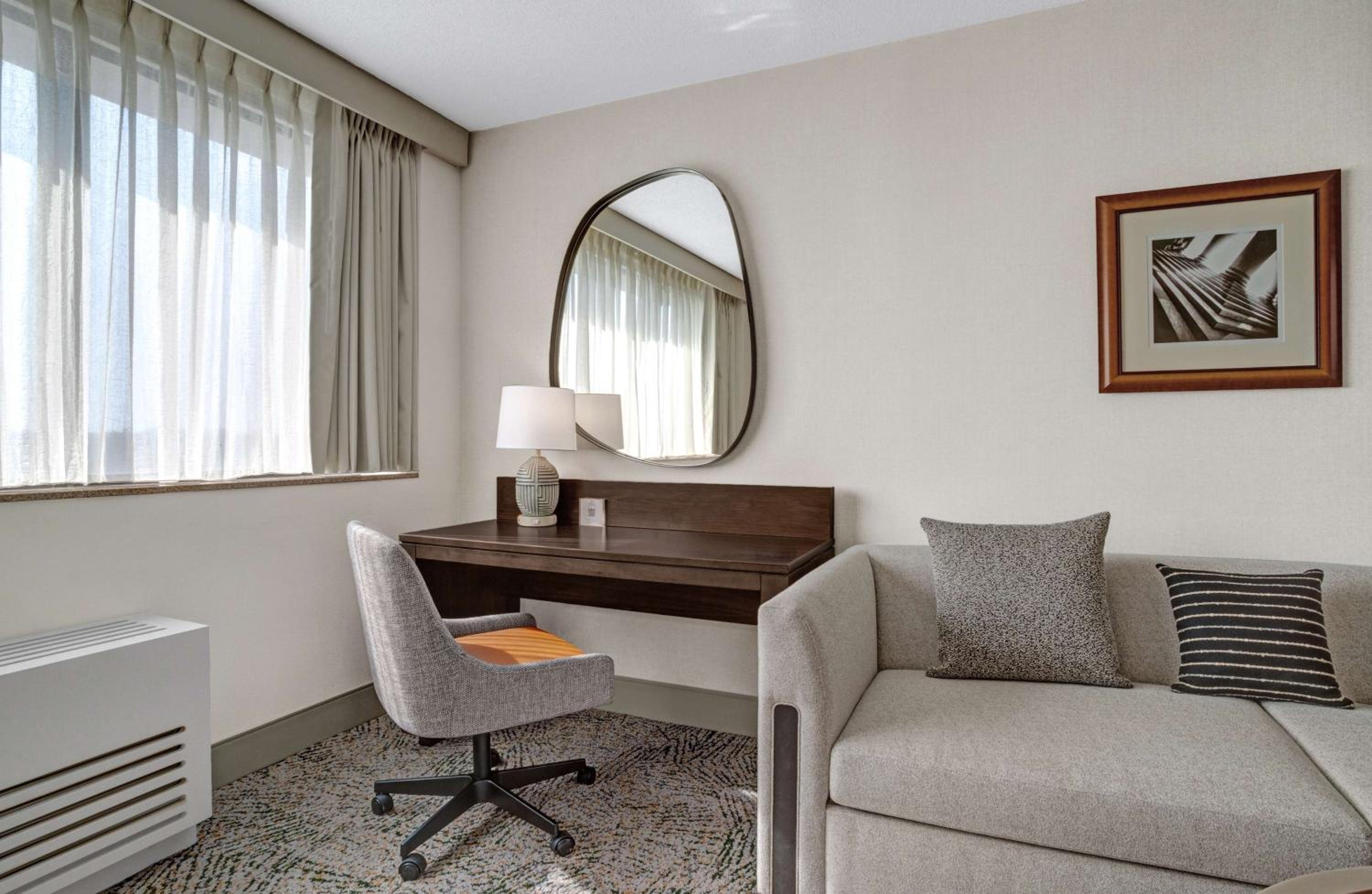 Corner King Room photo 2
