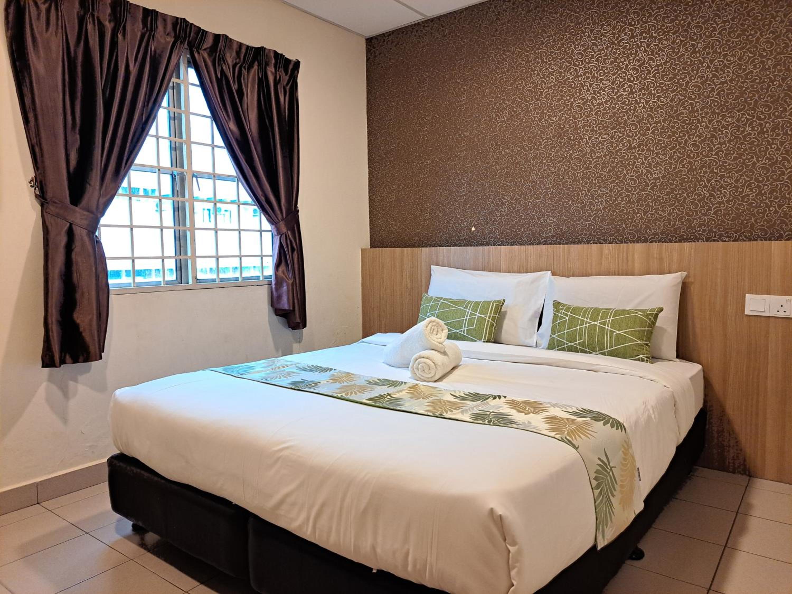 Deluxe Queen Room