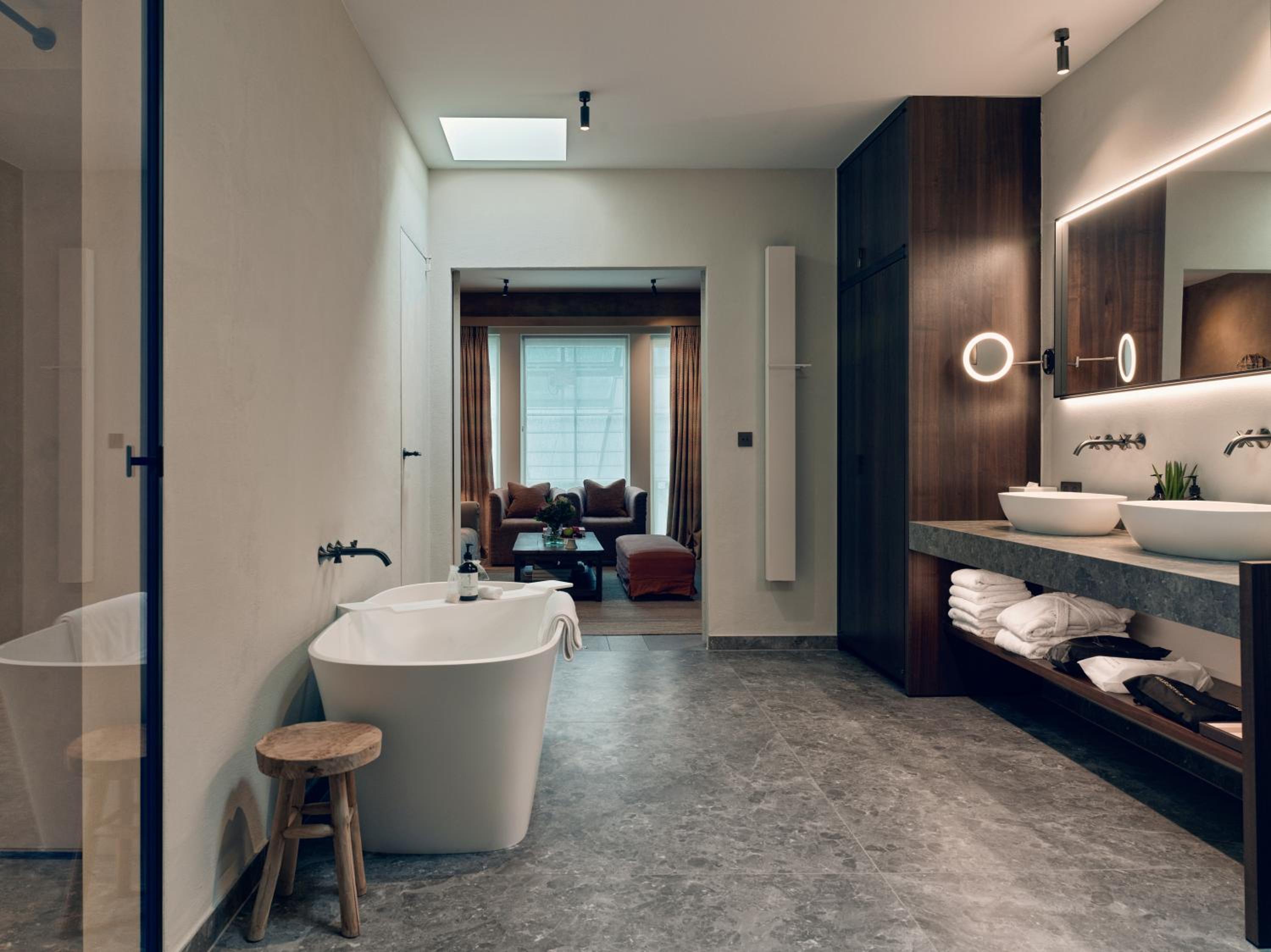 Suite - Photo 2