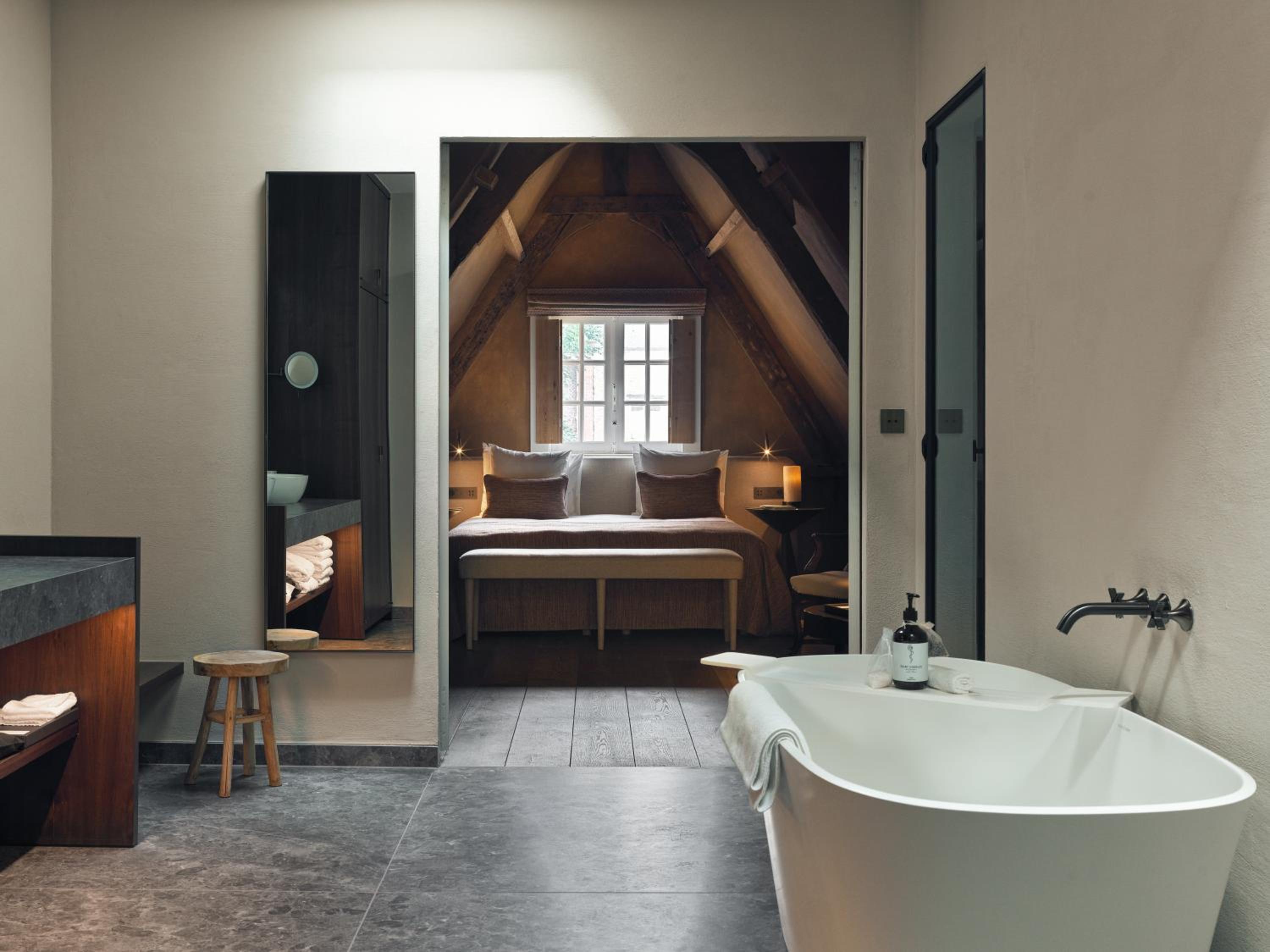 Suite - Photo 3