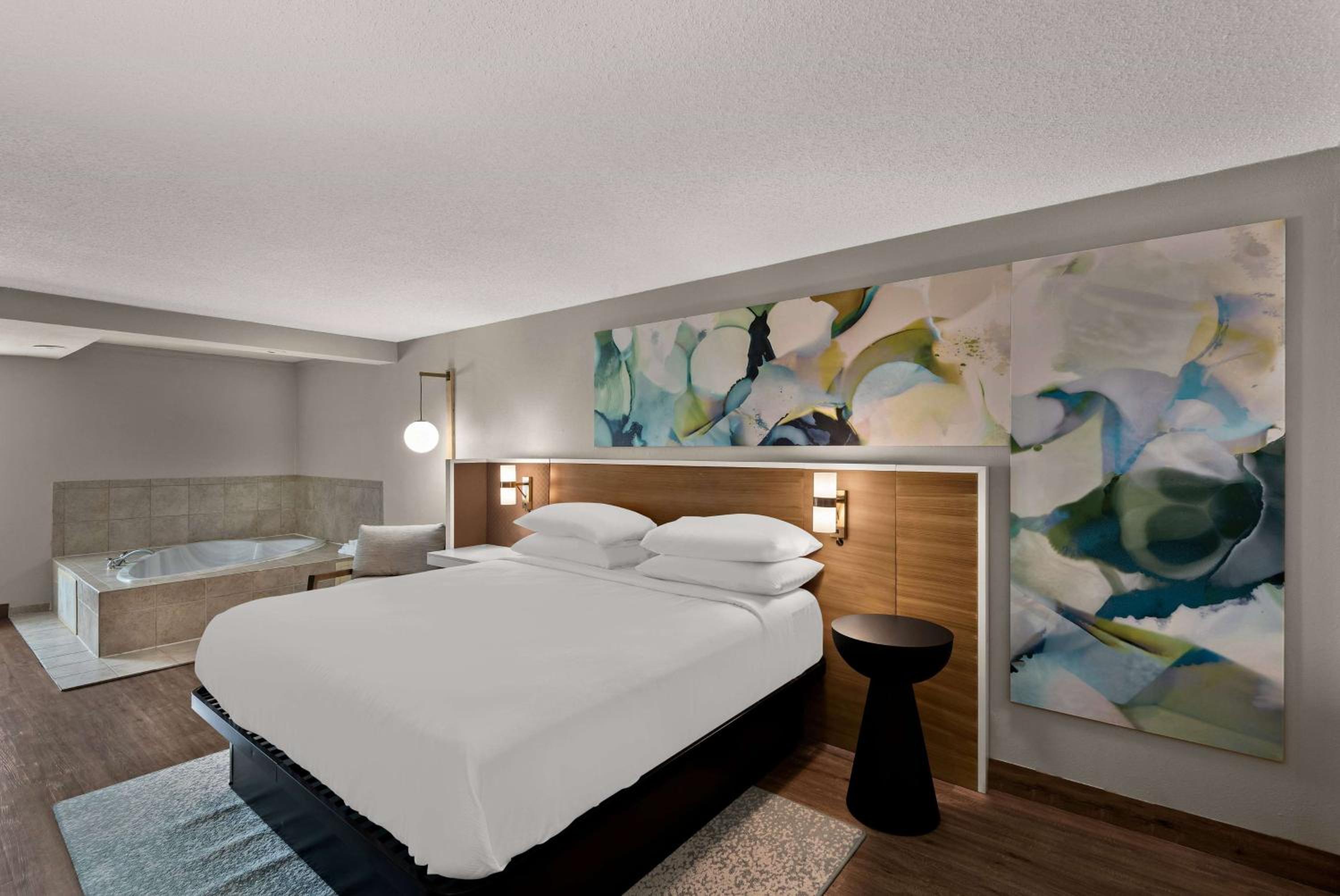 King Studio Suite - Non-Smoking photo 1