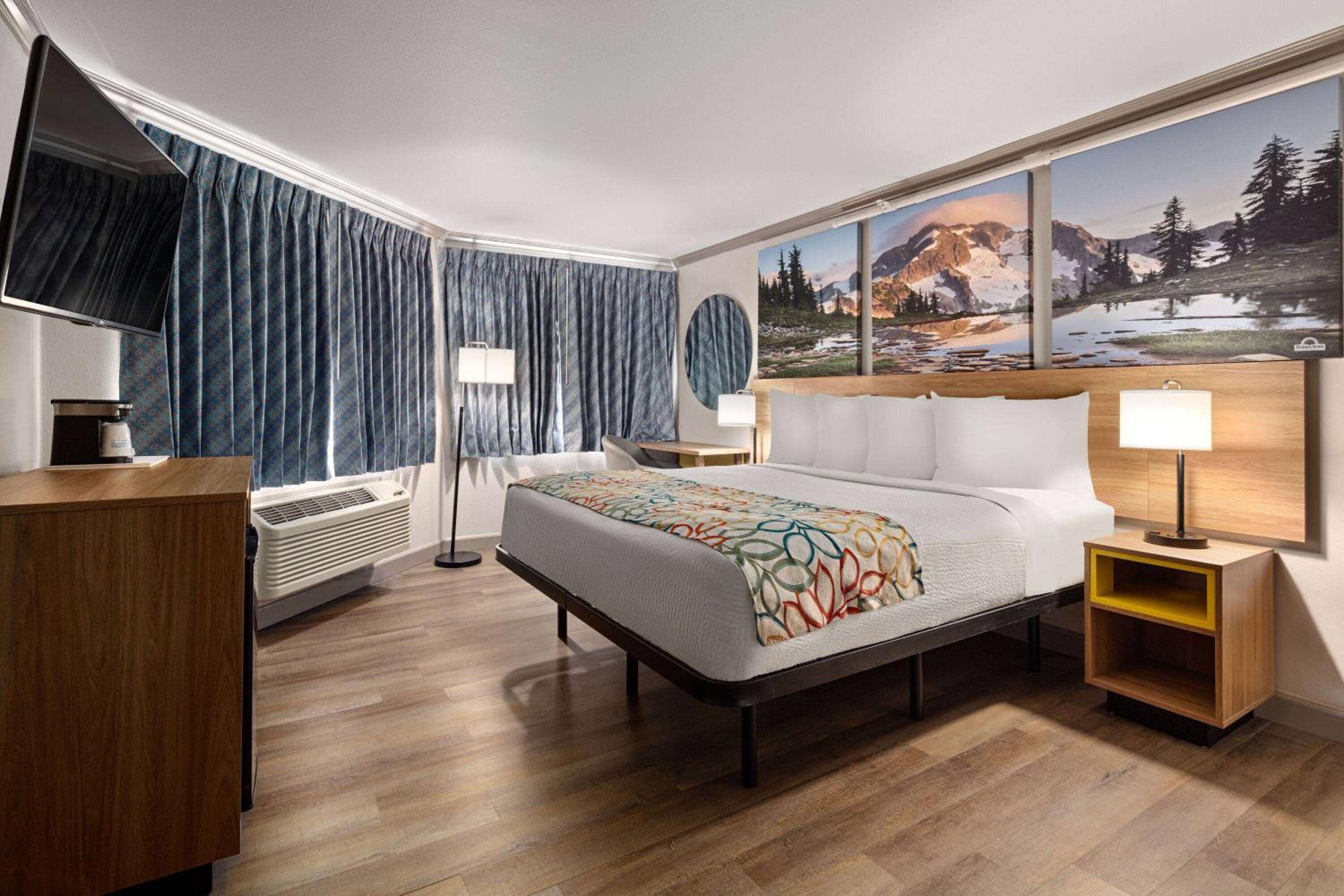 Deluxe King Room with Jacuzzi