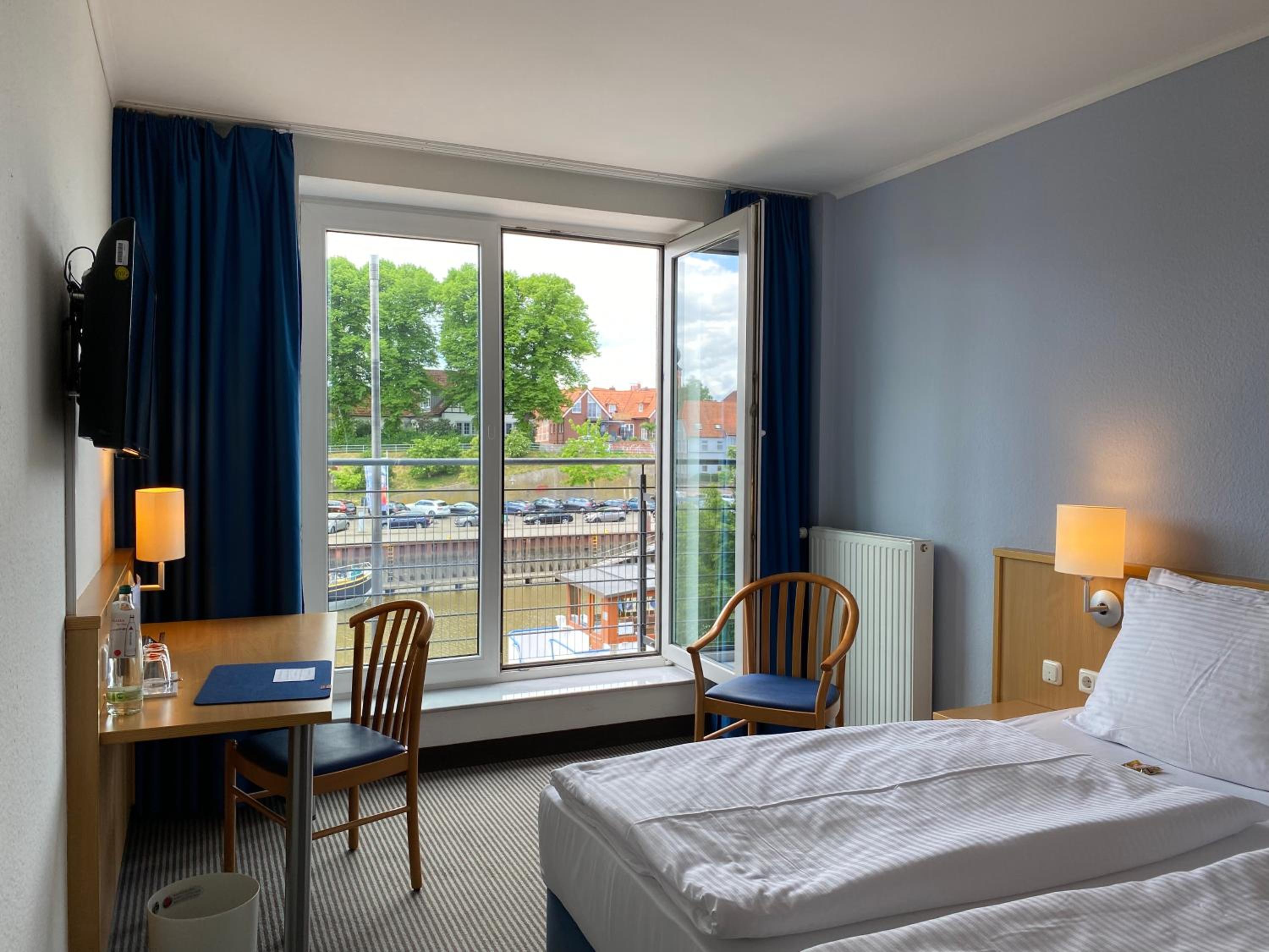 Comfort Room with Harbor view photo 2