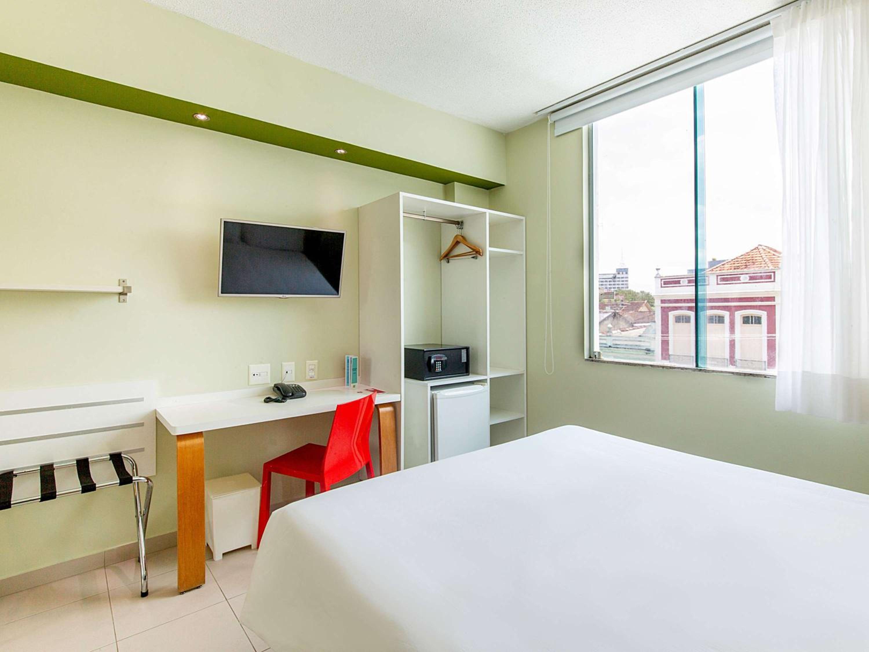 Standard Apartment with One Queen Bed - Photo 6