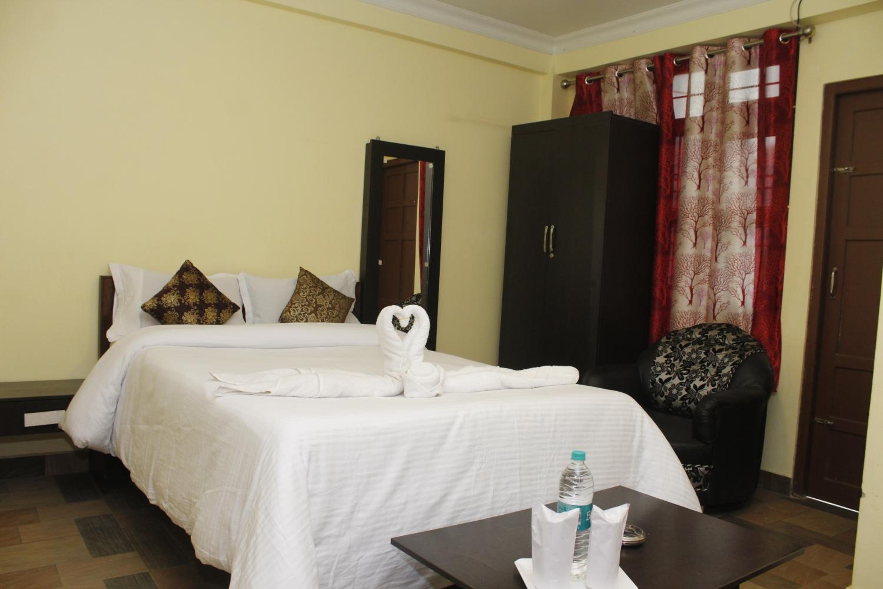 Standard Queen Room photo 2