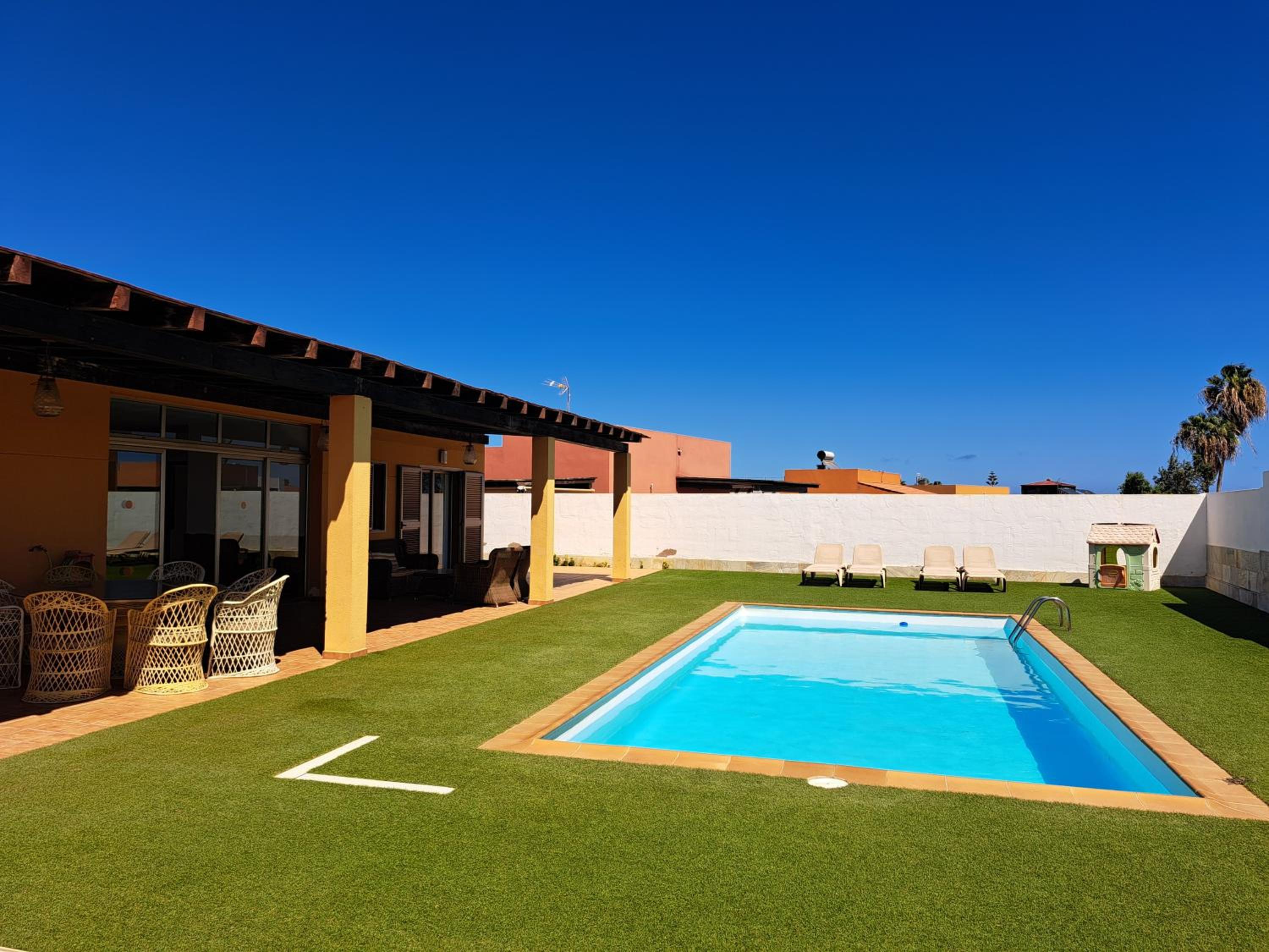 Villa photo 3