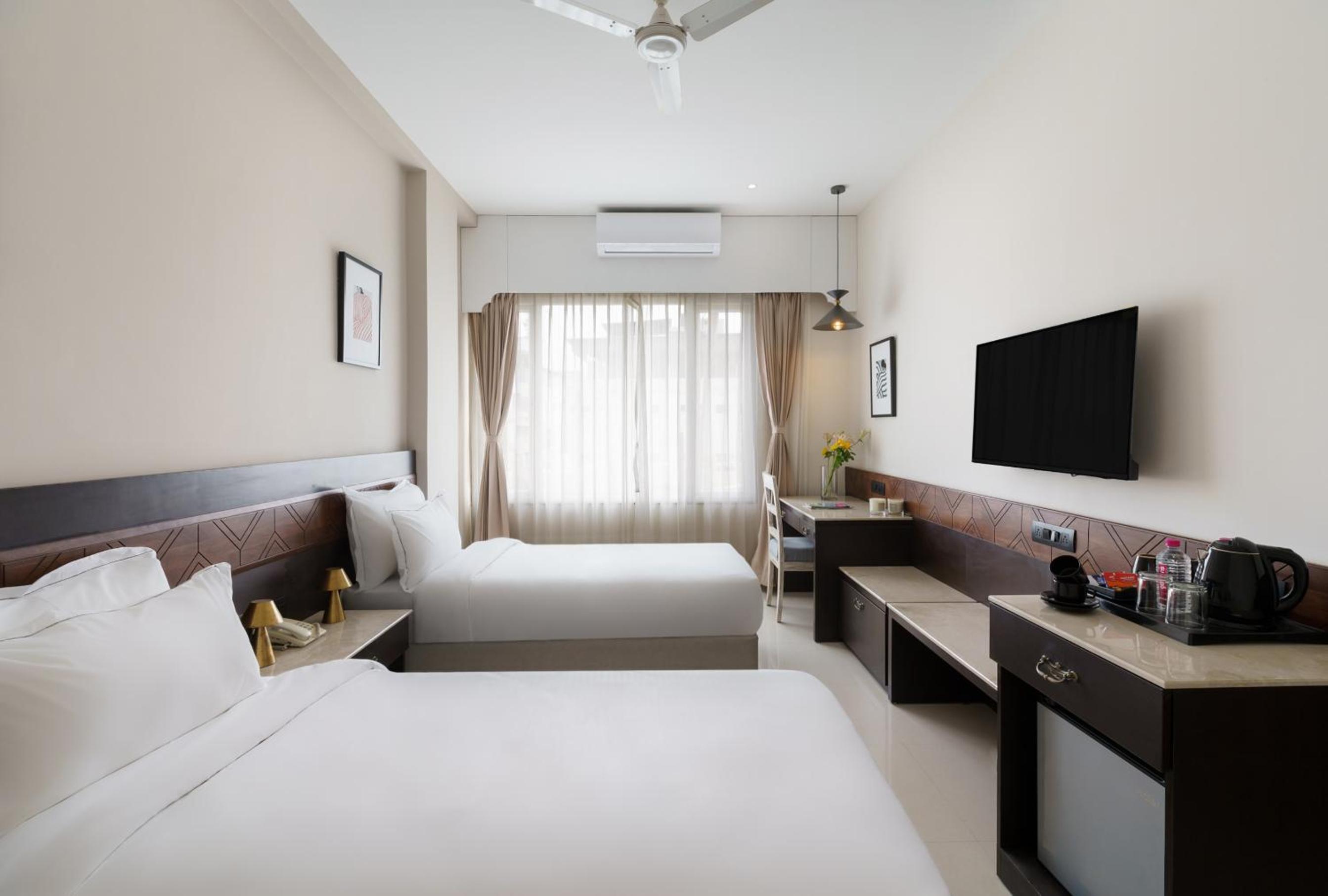 Deluxe Twin Room photo 2