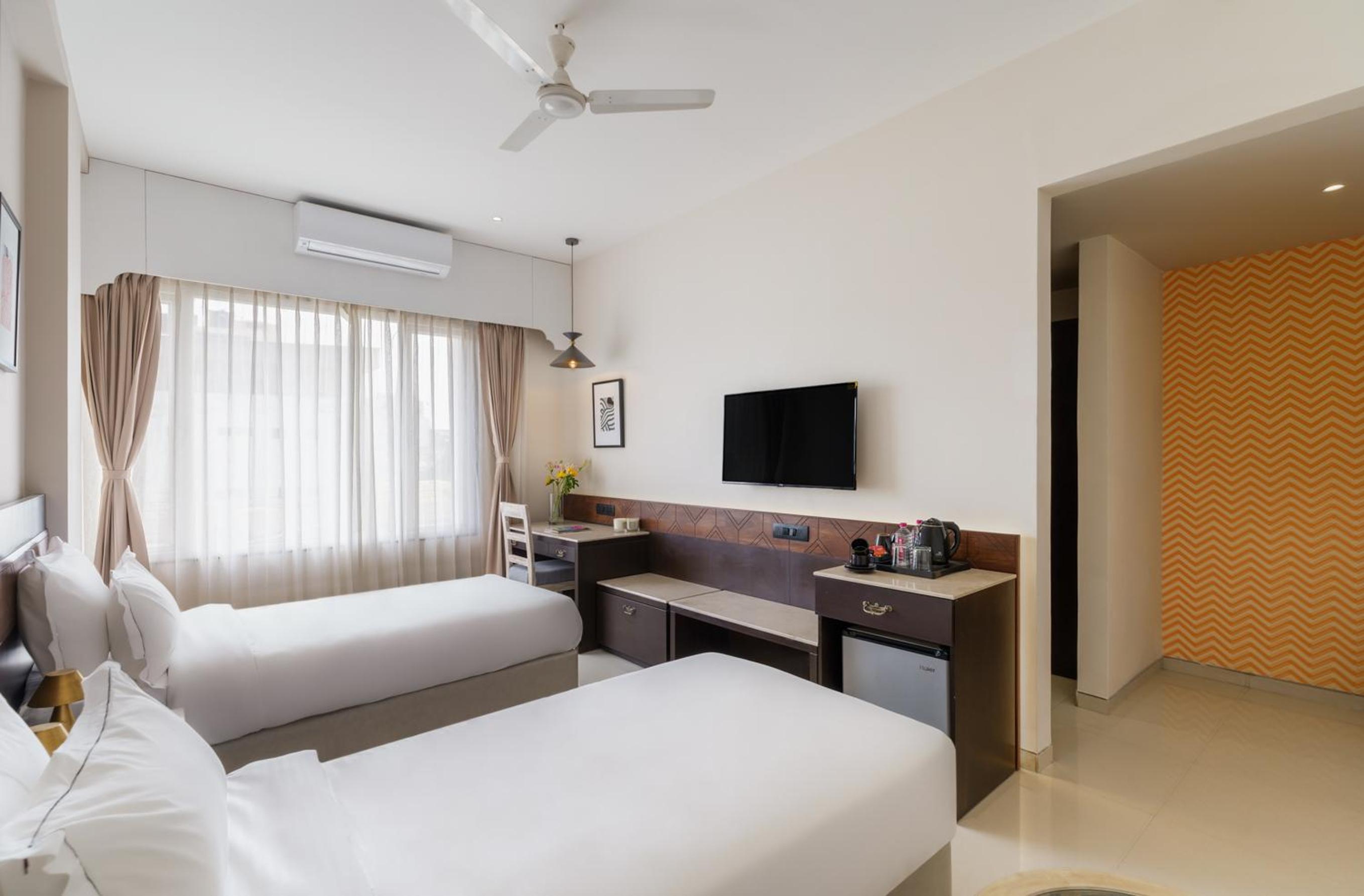 Deluxe Twin Room photo 3