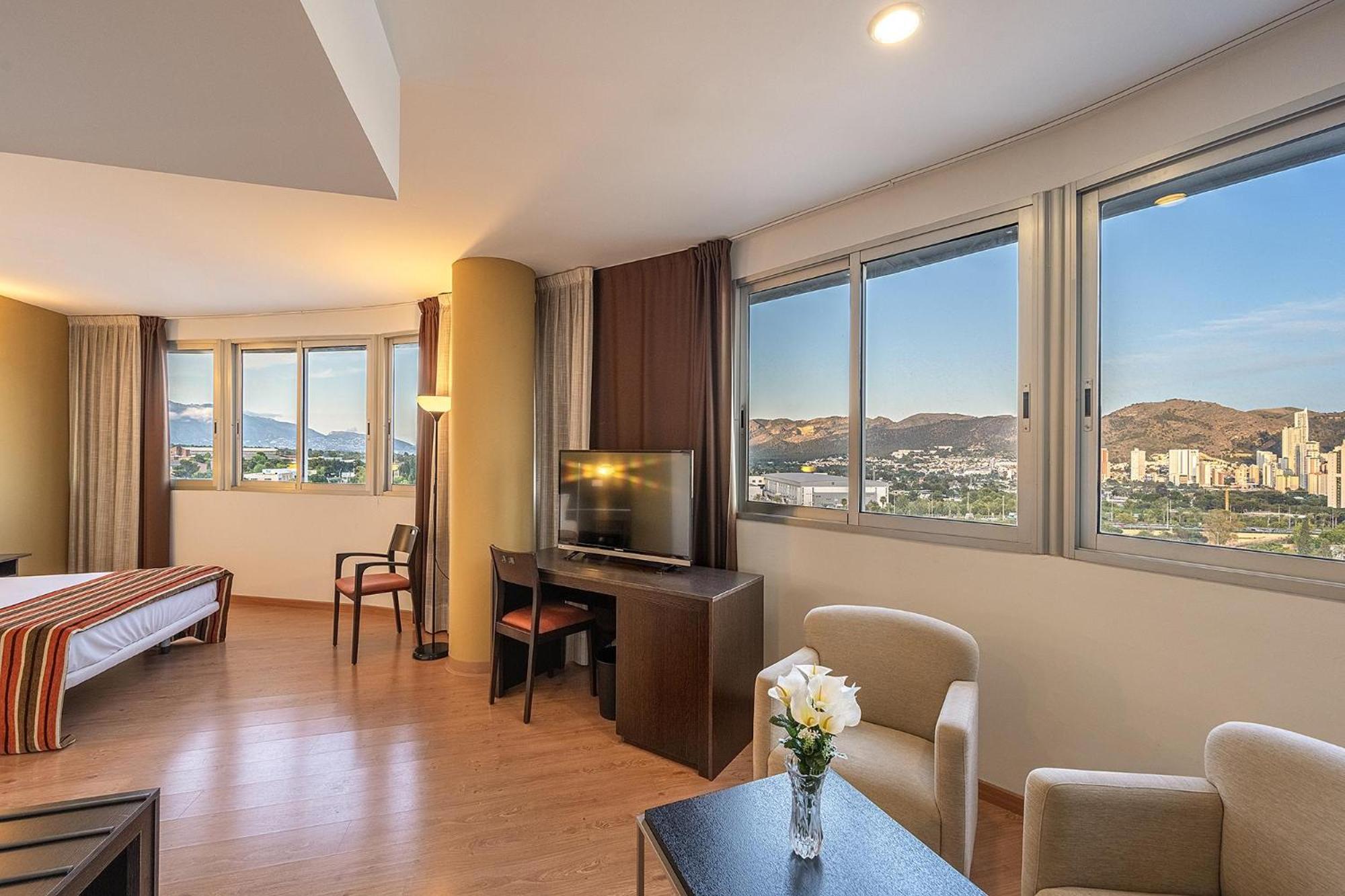 Junior Suite (2 Adults) - Photo 4