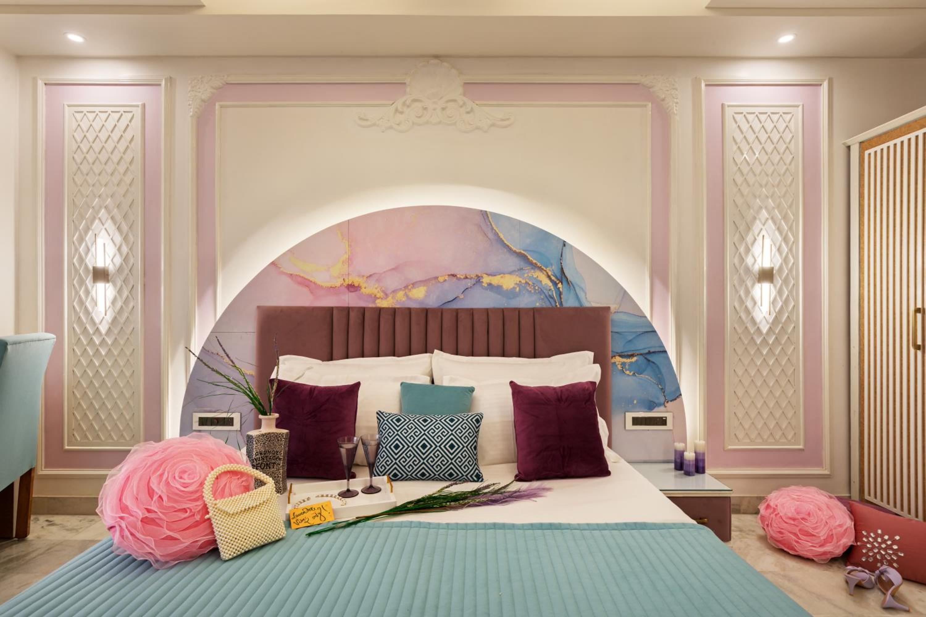Lavender Theme Neo modern Room with Designer Bed and Extra Day Bed: Enjoy 10% off on - F&B, Spa, car Hire, Complimentary Welcome Drink & Hi-Tea, Candlelight Dinner & Room Decoration Available  - Photo 1