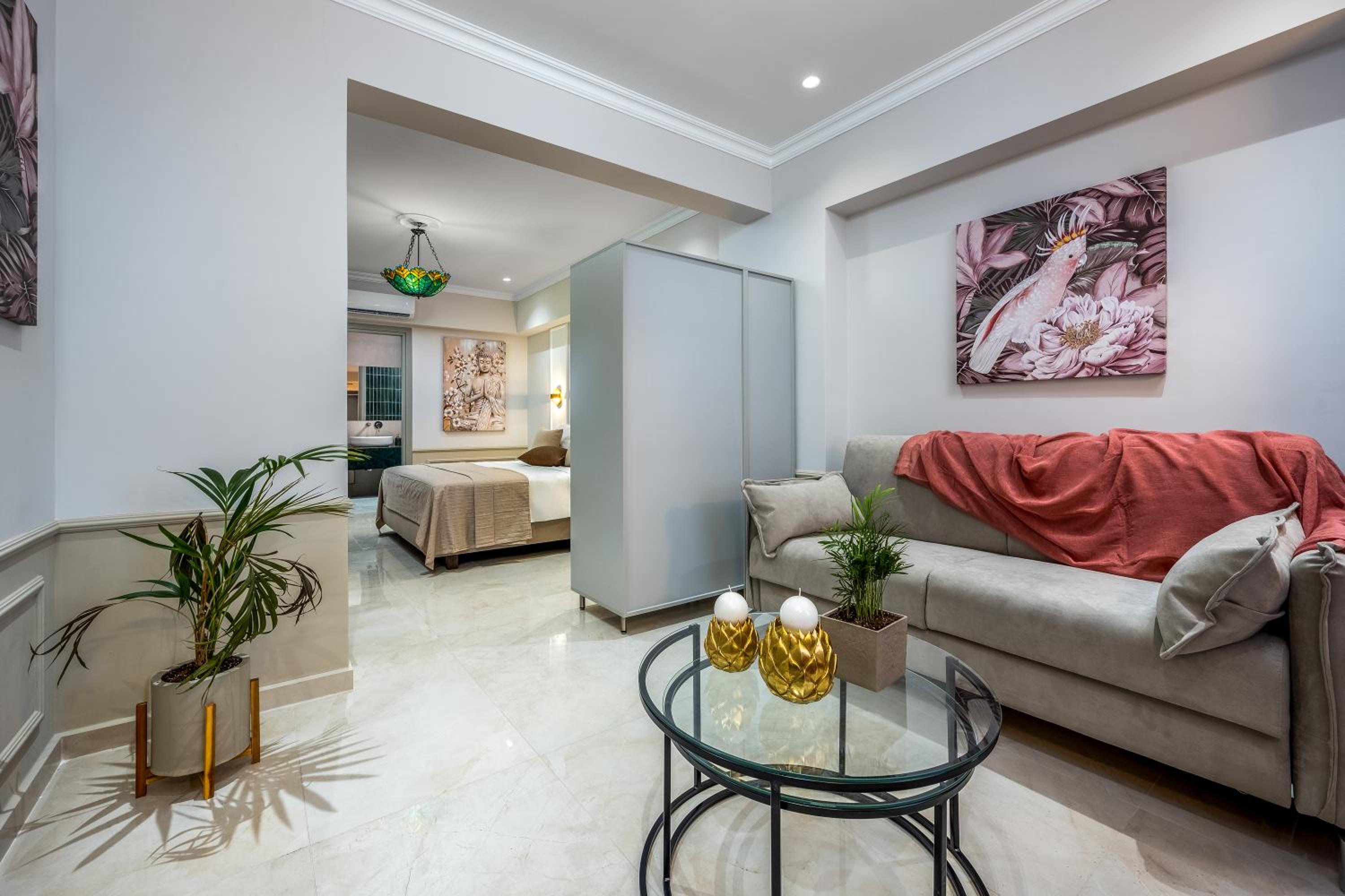One-Bedroom Apartment