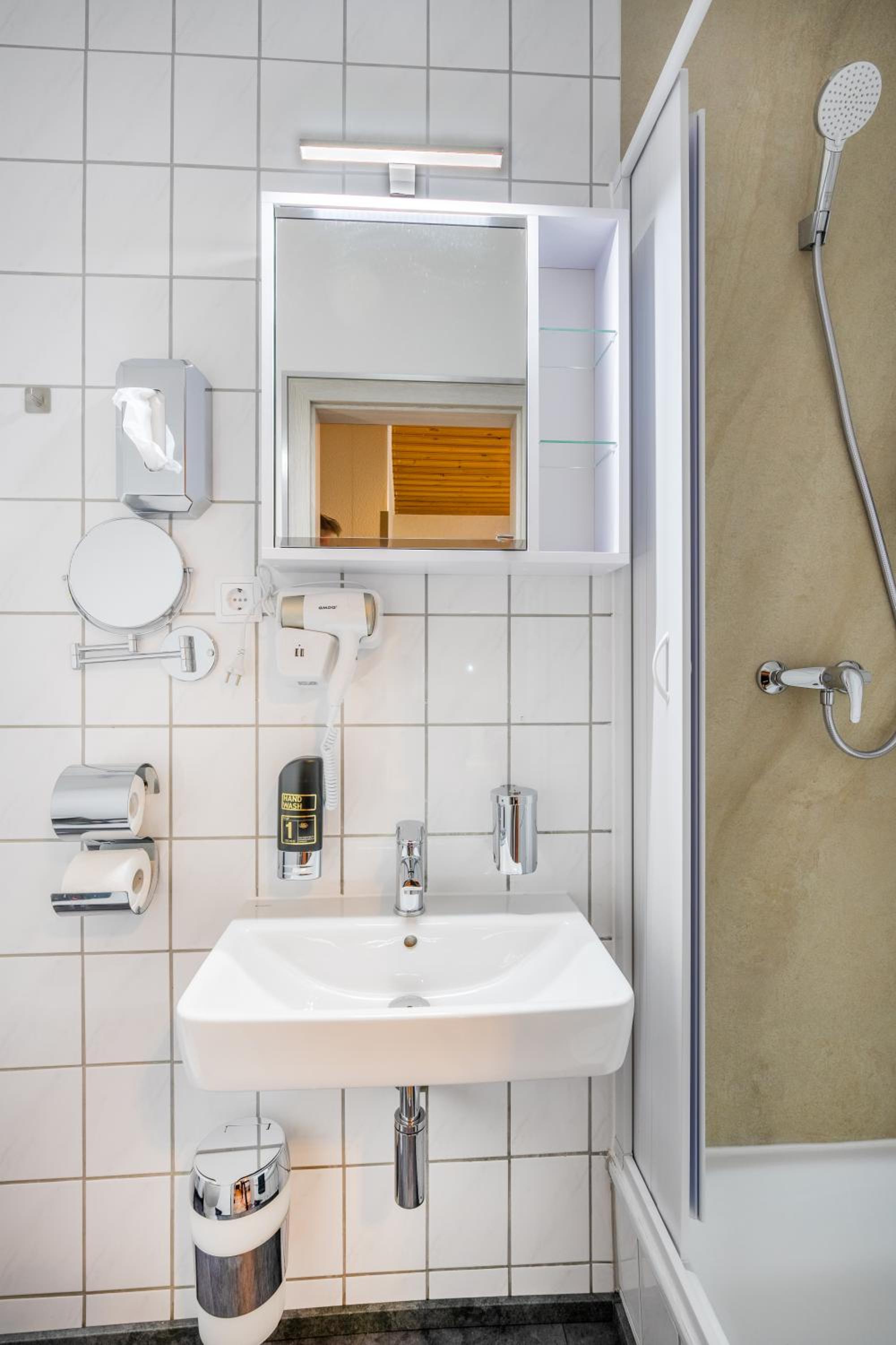 Standard Double Room - Photo 6